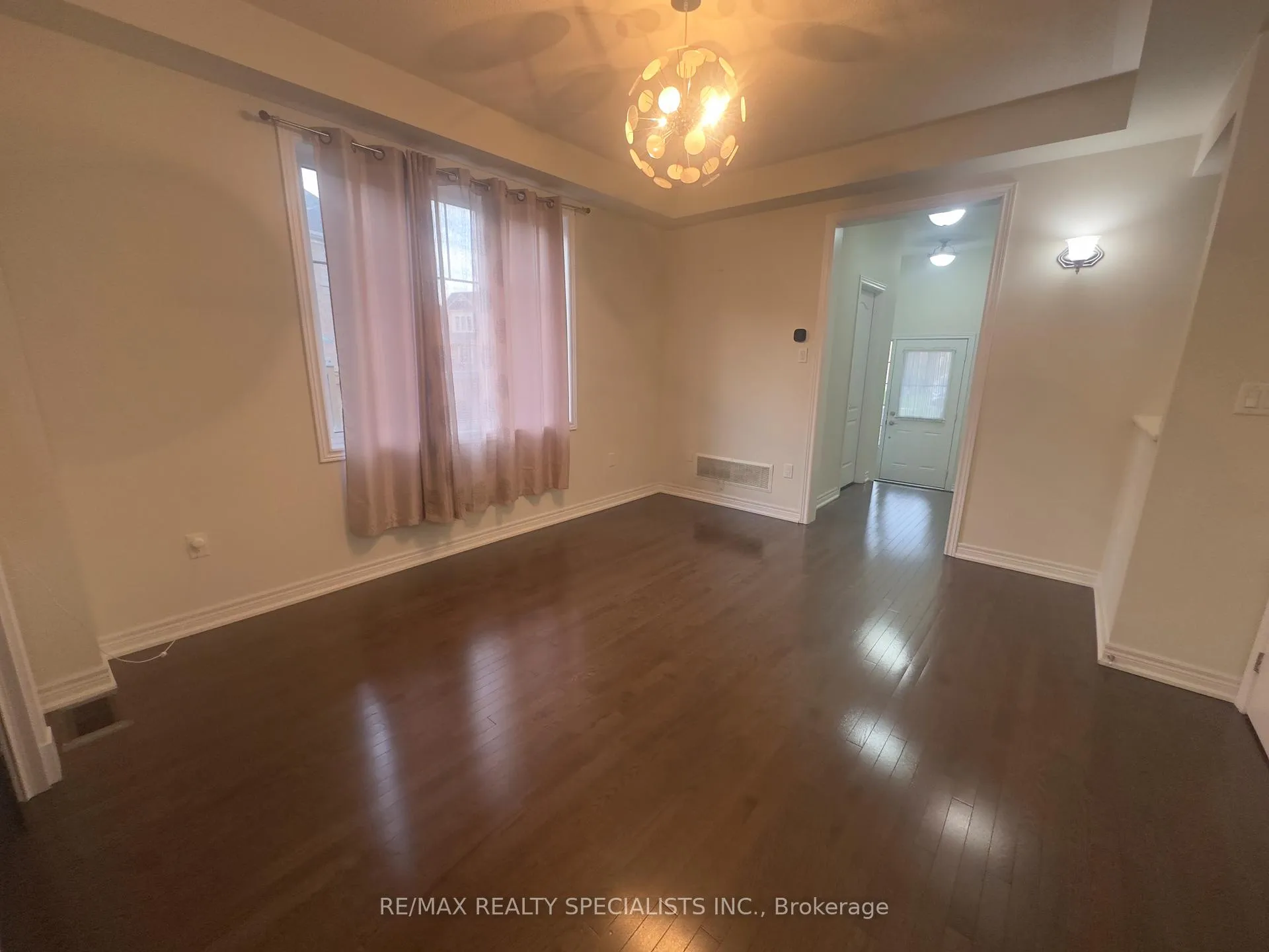Photo 7 of Unit MAIN & 2ND, 90 Tundra Road, Caledon, Rural Caledon — HOMEH