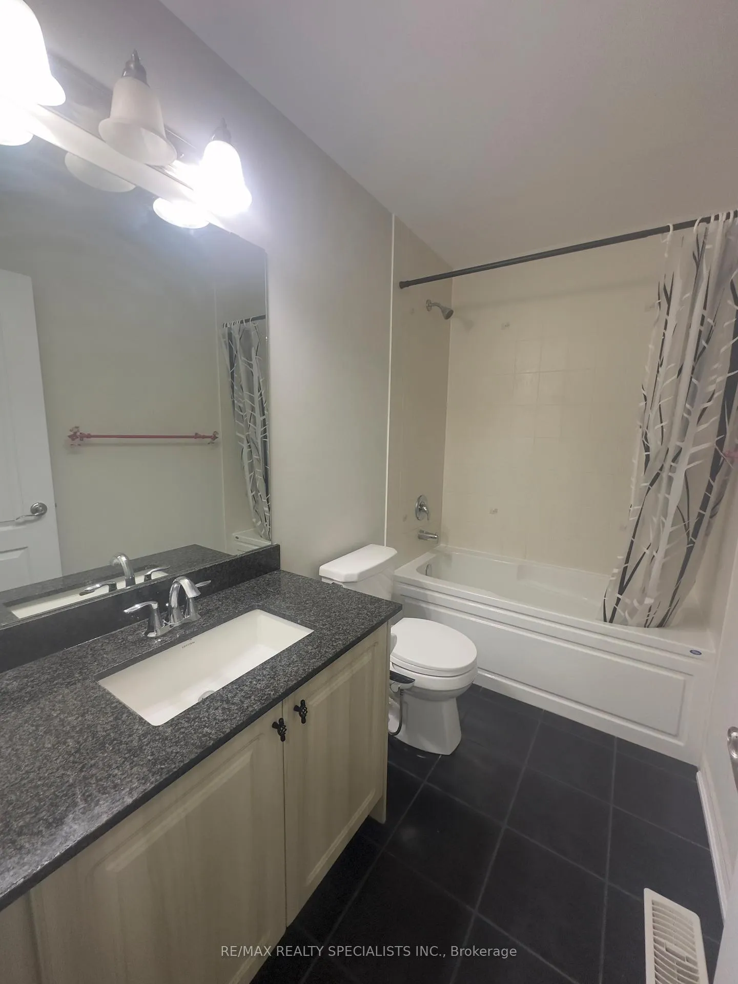 Photo 23 of Unit MAIN & 2ND, 90 Tundra Road, Caledon, Rural Caledon — HOMEH