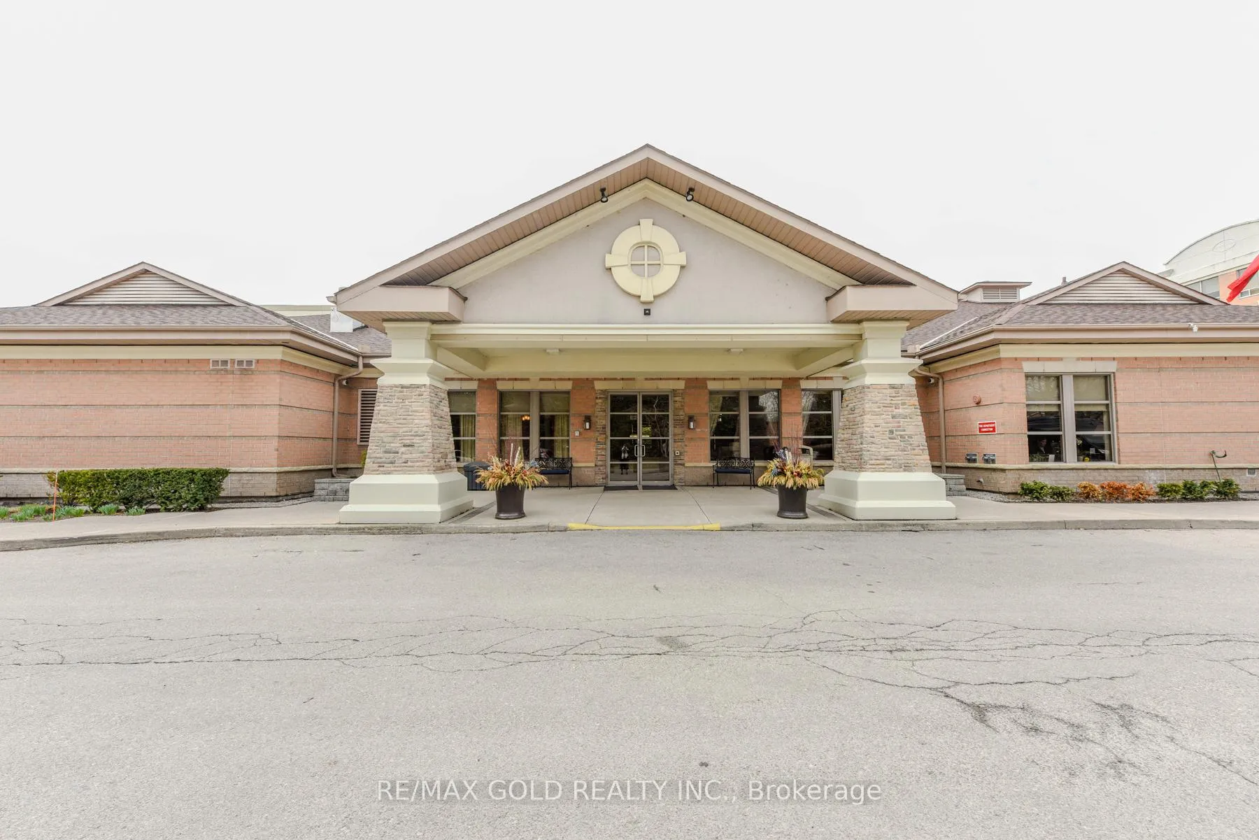 Photo 1 of Unit 2411, 100 Burloak Drive, Burlington, Appleby — HOMEH