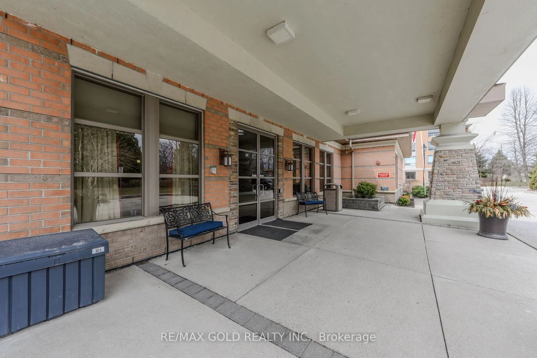 Photo 4 of Unit 2411, 100 Burloak Drive, Burlington, Appleby — HOMEH