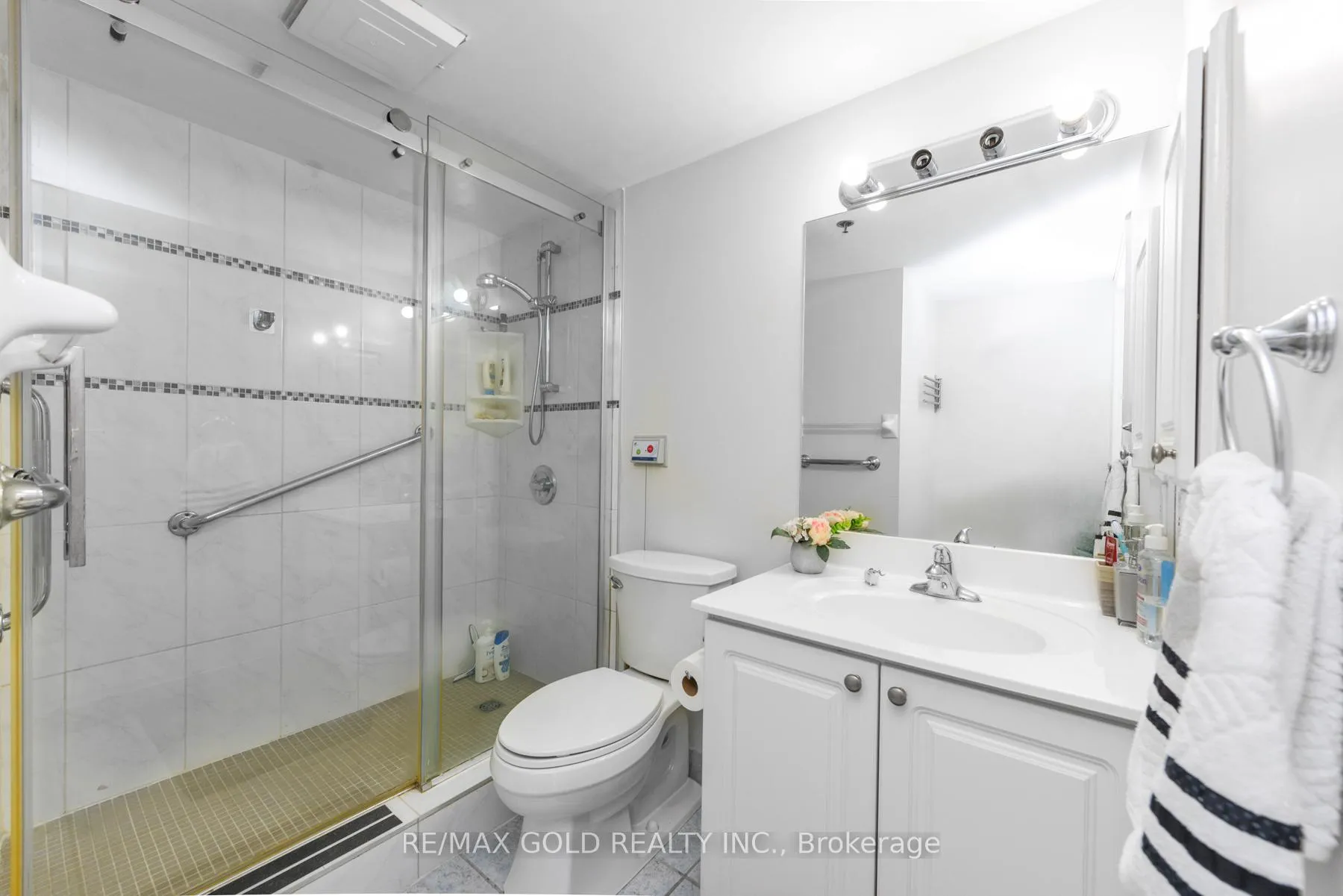 Photo 6 of Unit 2411, 100 Burloak Drive, Burlington, Appleby — HOMEH