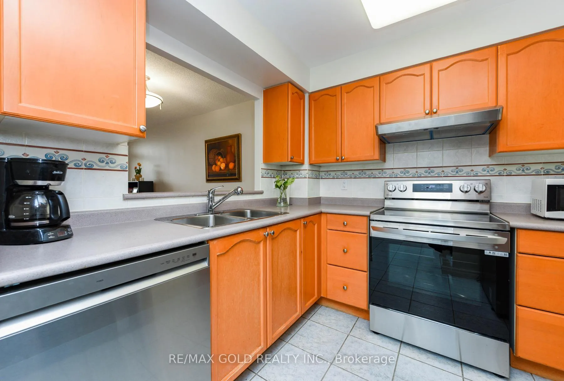 Photo 11 of Unit 2411, 100 Burloak Drive, Burlington, Appleby — HOMEH