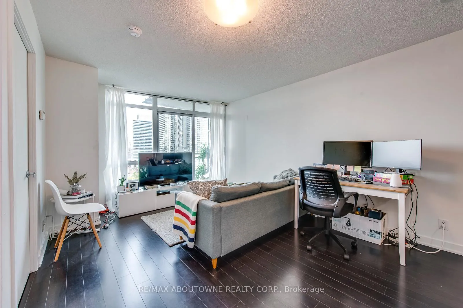 Photo 5 of Unit 1907, 397 Front Street, Toronto, Waterfront Communities — HOMEH