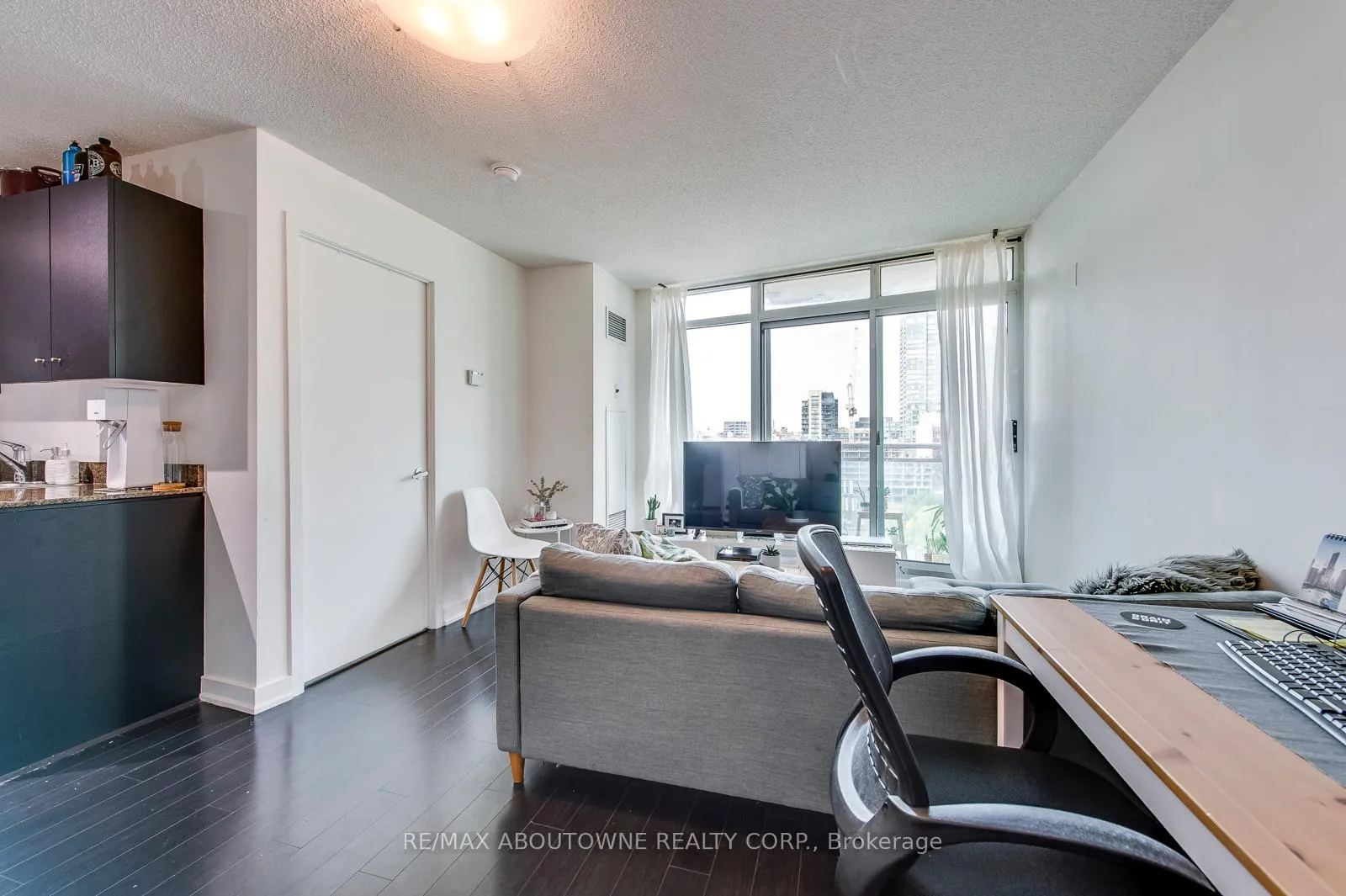 Photo 7 of Unit 1907, 397 Front Street, Toronto, Waterfront Communities — HOMEH