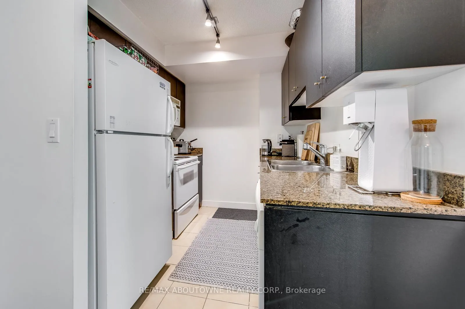 Photo 13 of Unit 1907, 397 Front Street, Toronto, Waterfront Communities — HOMEH