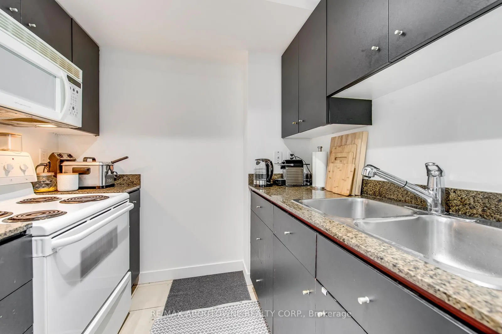 Photo 14 of Unit 1907, 397 Front Street, Toronto, Waterfront Communities — HOMEH