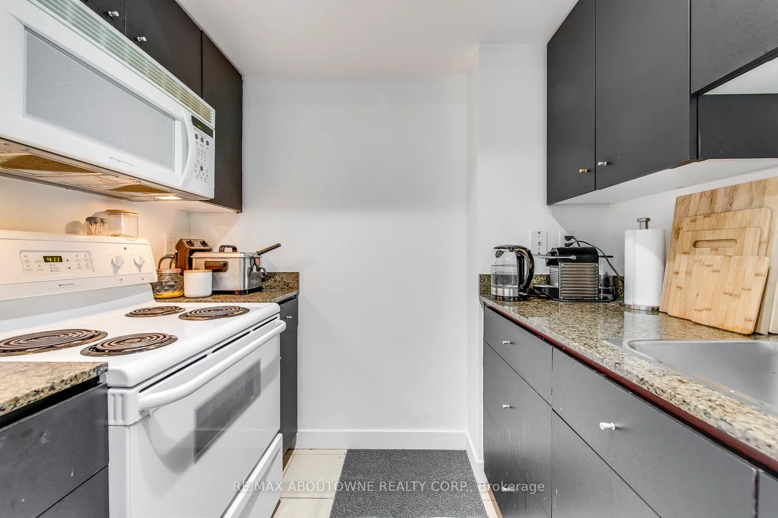 Photo 15 of Unit 1907, 397 Front Street, Toronto, Waterfront Communities — HOMEH