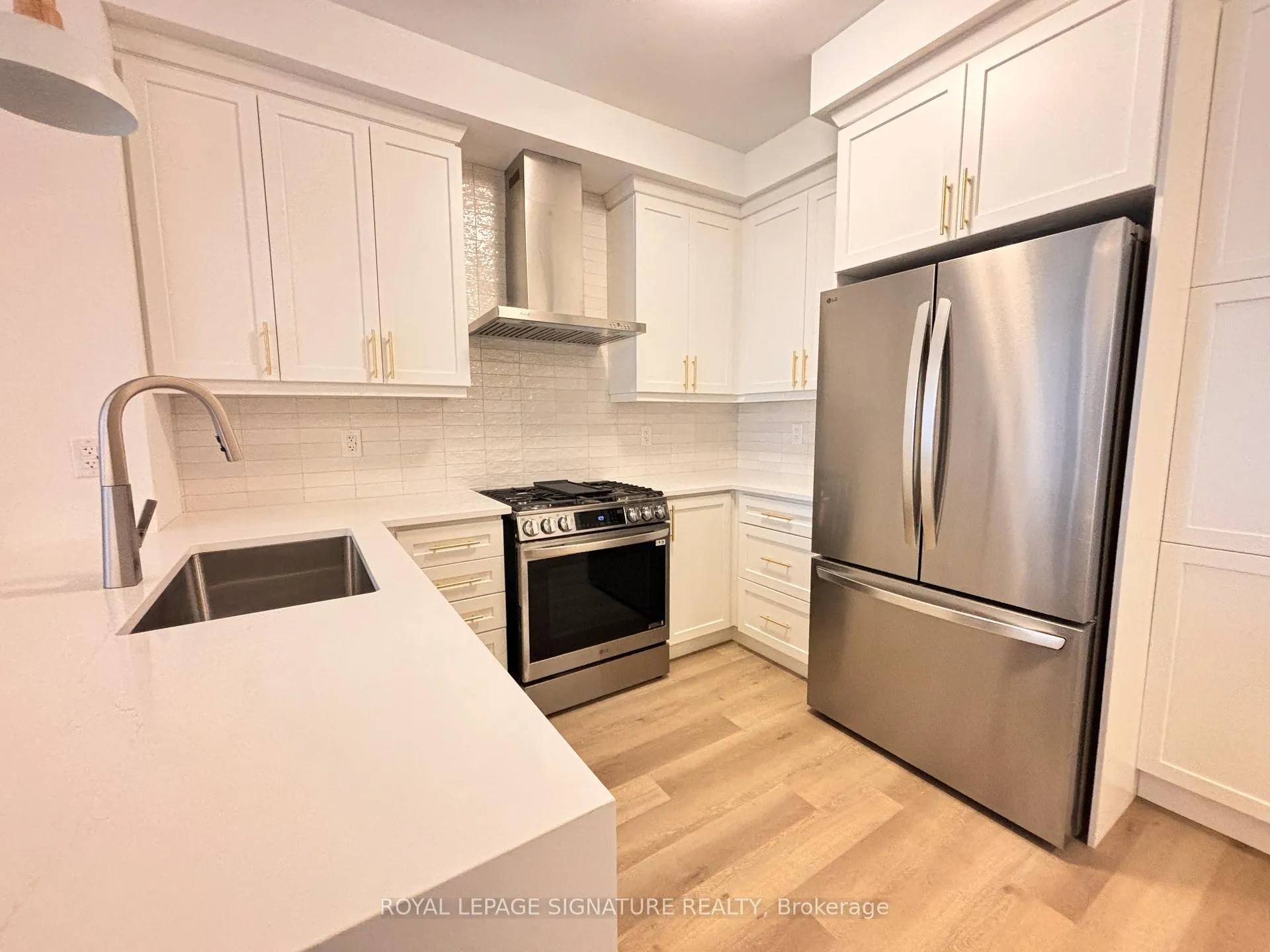 Photo 14 of 41 Pearen Lane, Barrie, Rural Barrie Southwest — HOMEH