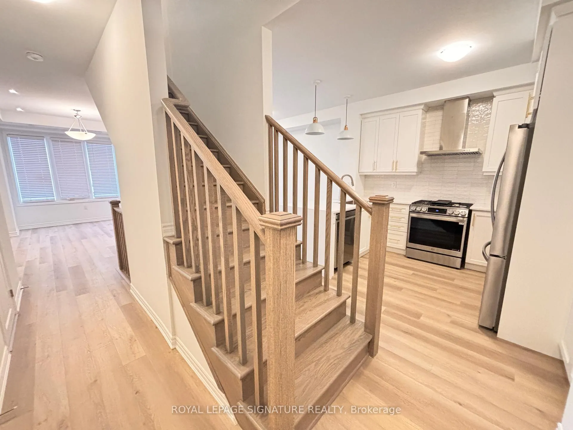 Photo 19 of 41 Pearen Lane, Barrie, Rural Barrie Southwest — HOMEH