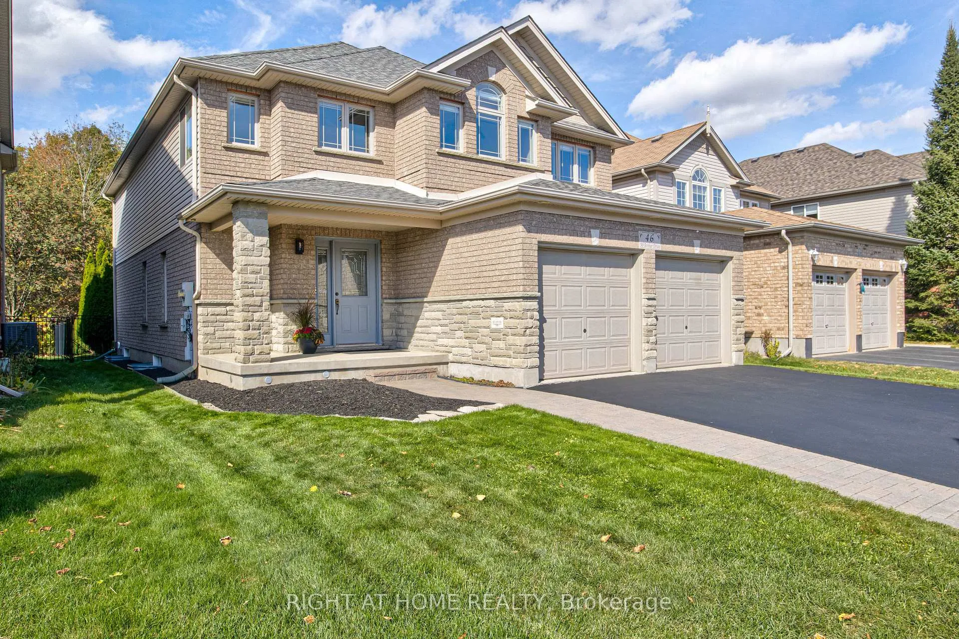 Photo 3 of 46 McArthur Drive, Guelph, Pineridge/Westminster Woods — HOMEH