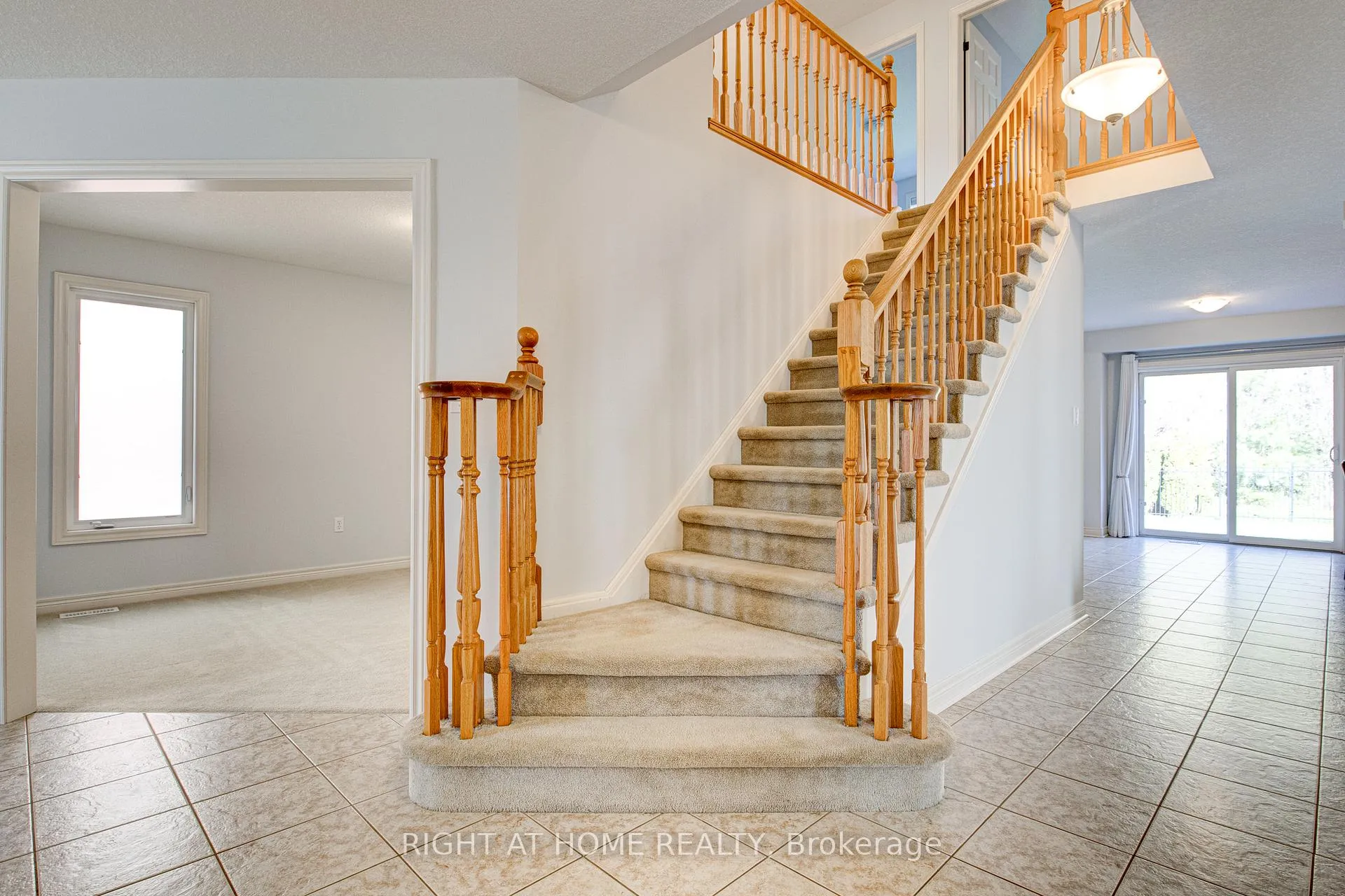 Photo 8 of 46 McArthur Drive, Guelph, Pineridge/Westminster Woods — HOMEH