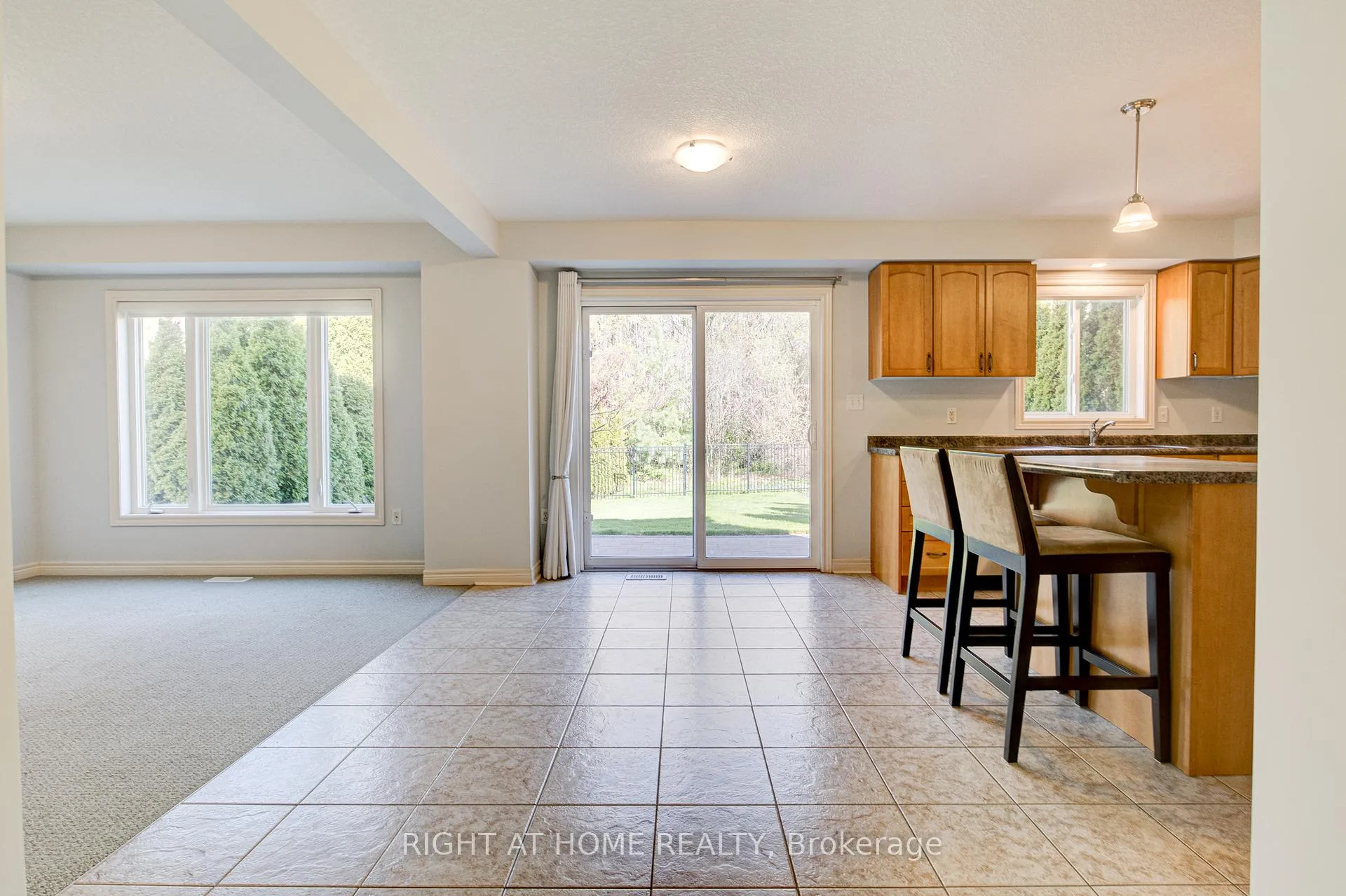Photo 13 of 46 McArthur Drive, Guelph, Pineridge/Westminster Woods — HOMEH