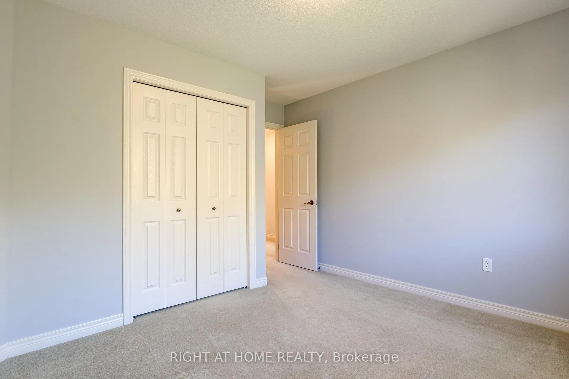 Photo 28 of 46 McArthur Drive, Guelph, Pineridge/Westminster Woods — HOMEH