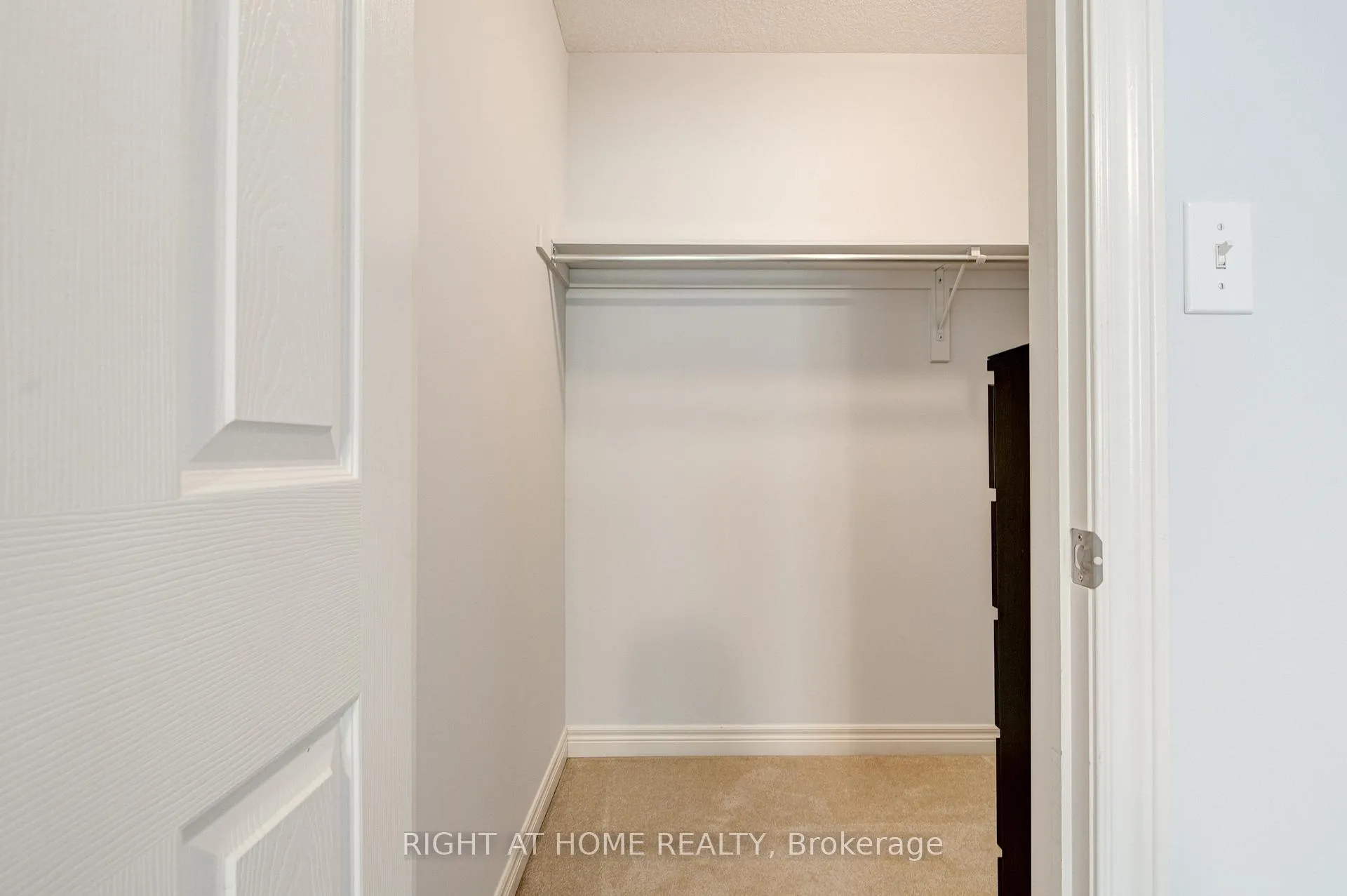 Photo 30 of 46 McArthur Drive, Guelph, Pineridge/Westminster Woods — HOMEH