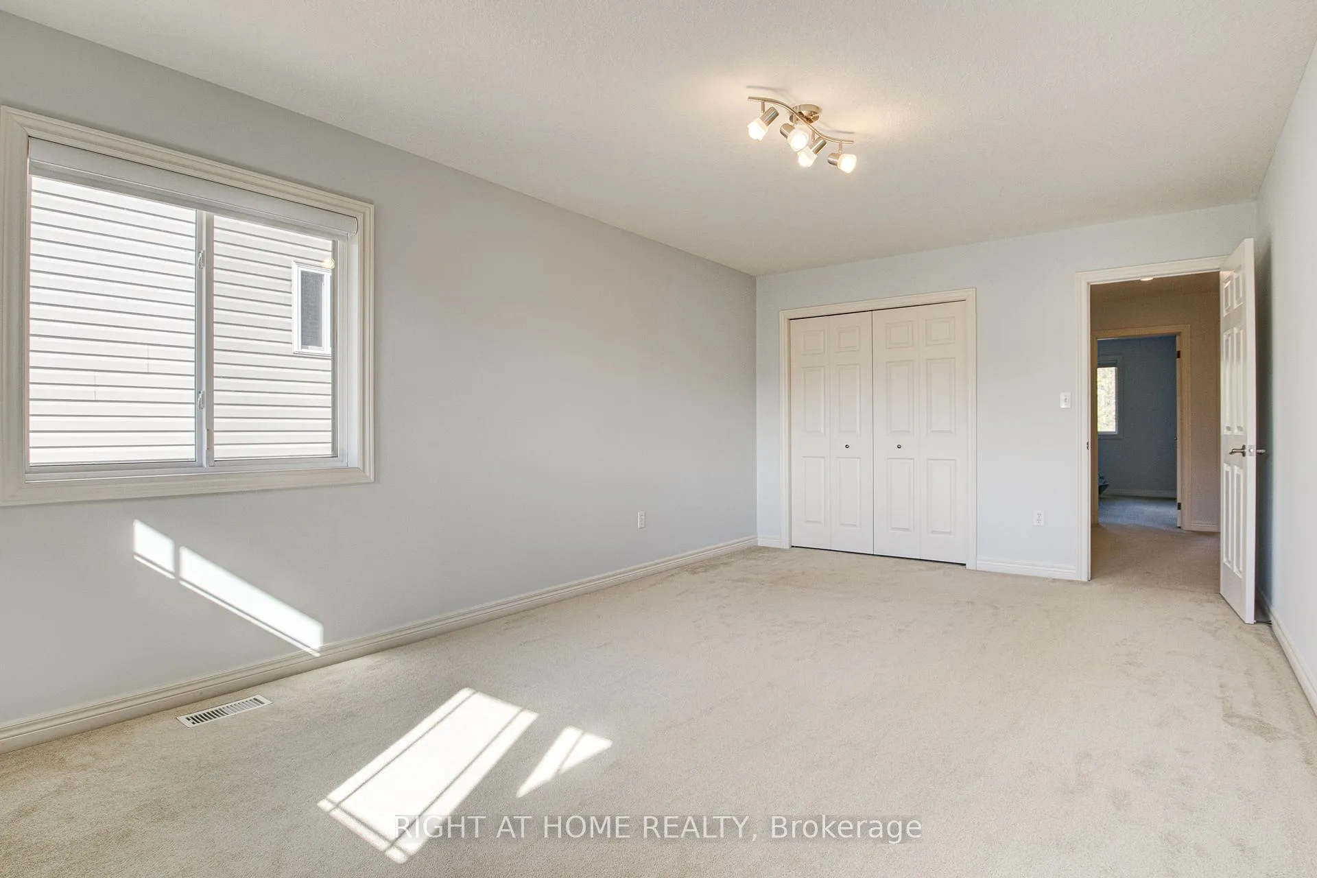 Photo 33 of 46 McArthur Drive, Guelph, Pineridge/Westminster Woods — HOMEH