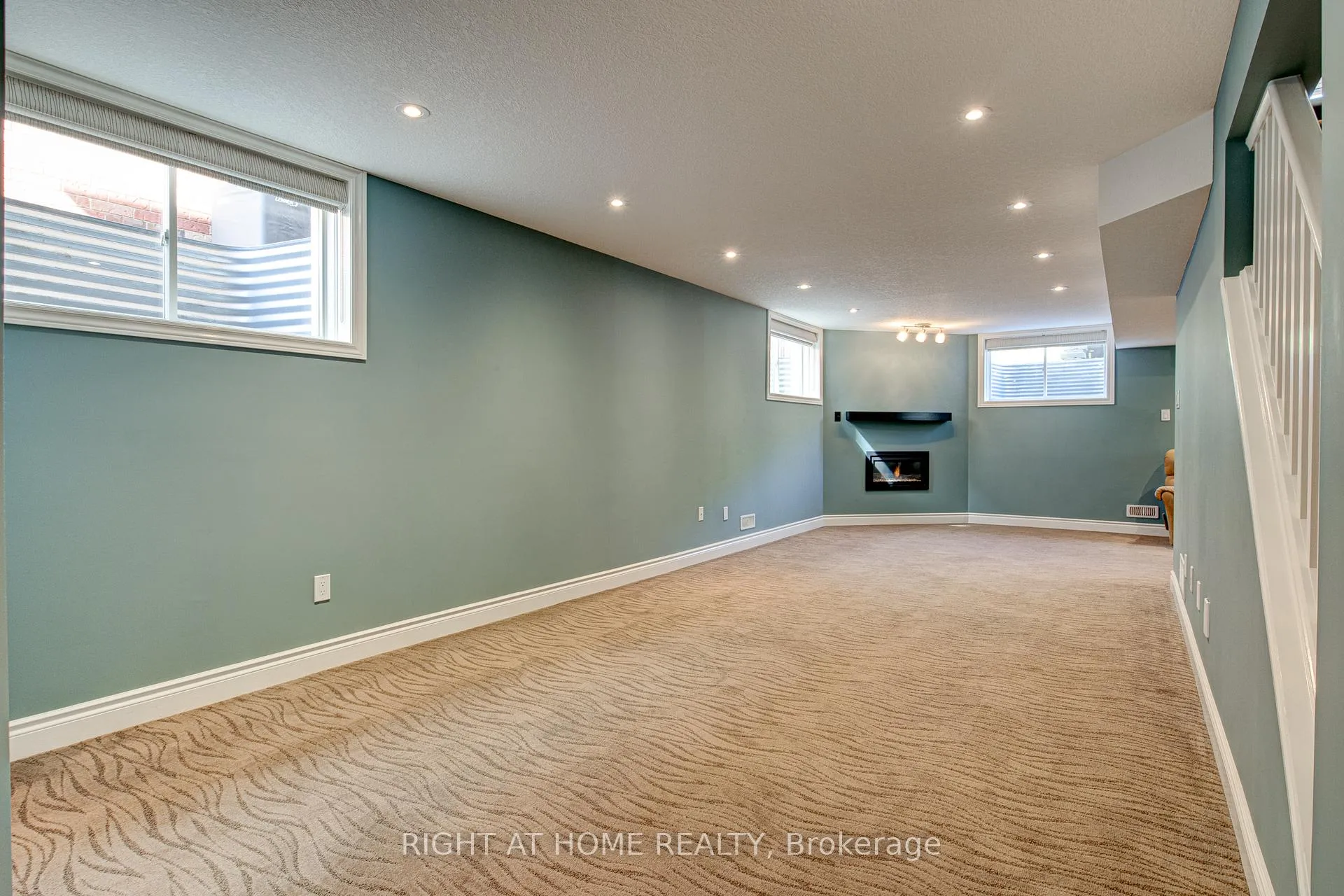 Photo 35 of 46 McArthur Drive, Guelph, Pineridge/Westminster Woods — HOMEH