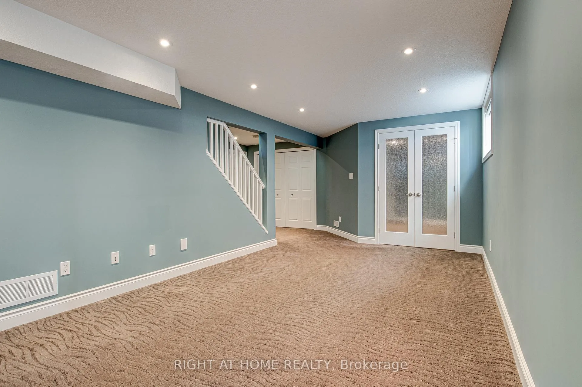 Photo 39 of 46 McArthur Drive, Guelph, Pineridge/Westminster Woods — HOMEH