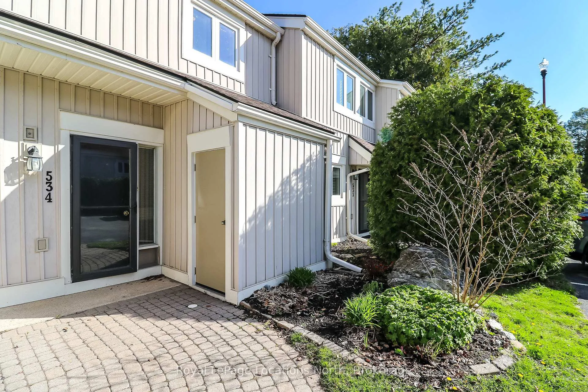 Photo 4 of 22 Dawson Drive, Collingwood — HOMEH