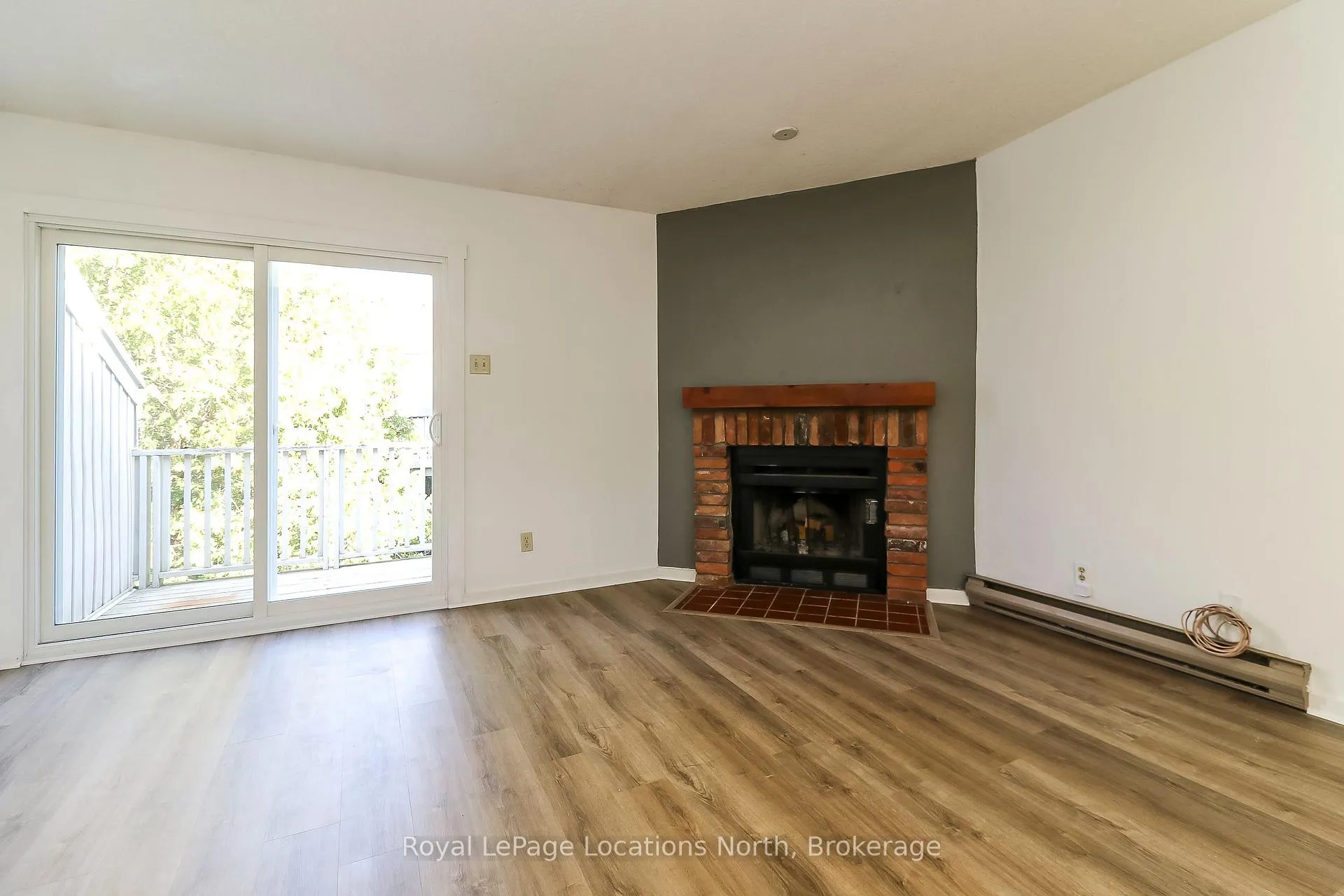 Photo 11 of 22 Dawson Drive, Collingwood — HOMEH