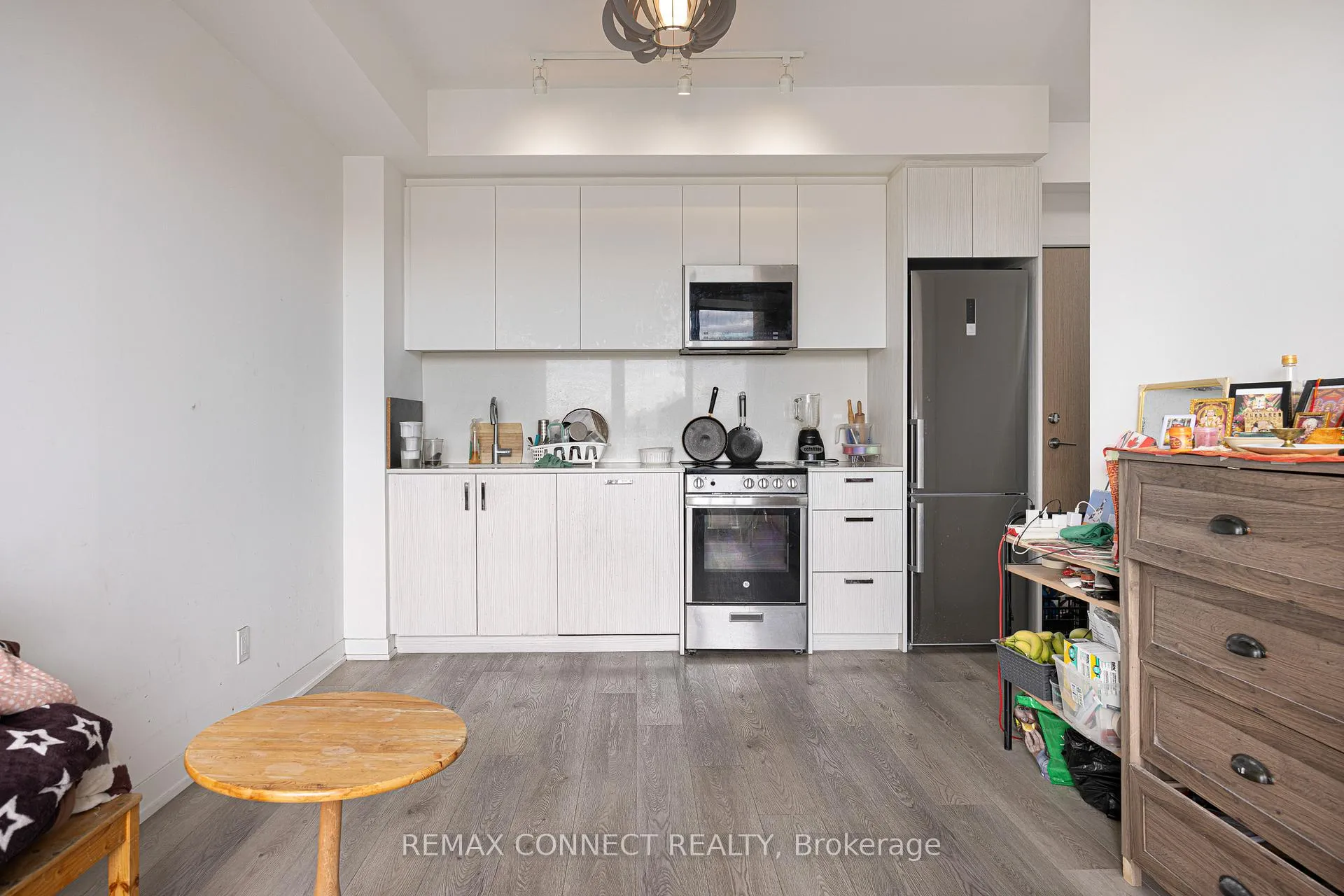 Photo 2 of Unit 818, 1787 St Clair Avenue W, Toronto, Weston-Pellam Park — HOMEH