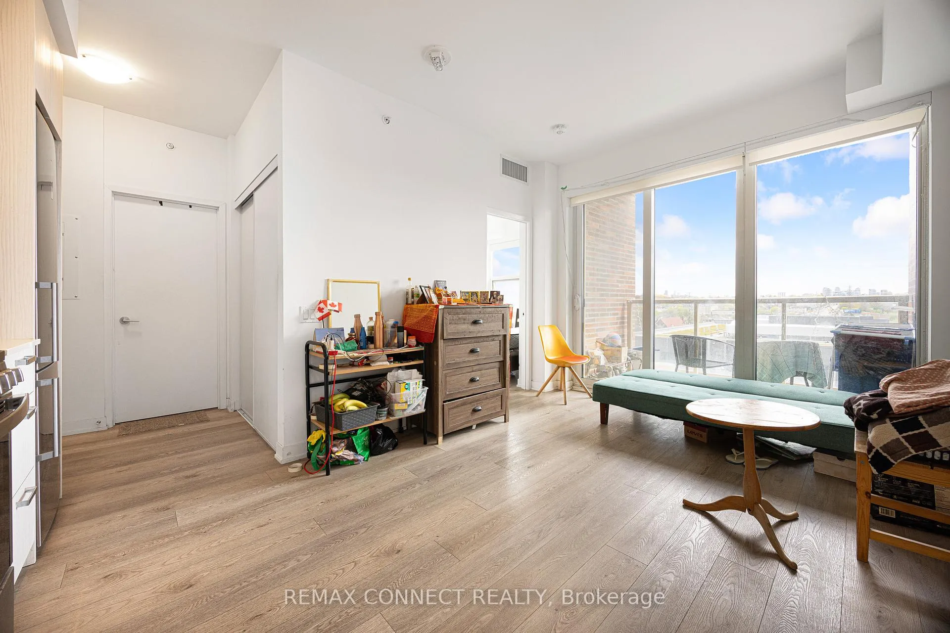 Photo 3 of Unit 818, 1787 St Clair Avenue W, Toronto, Weston-Pellam Park — HOMEH