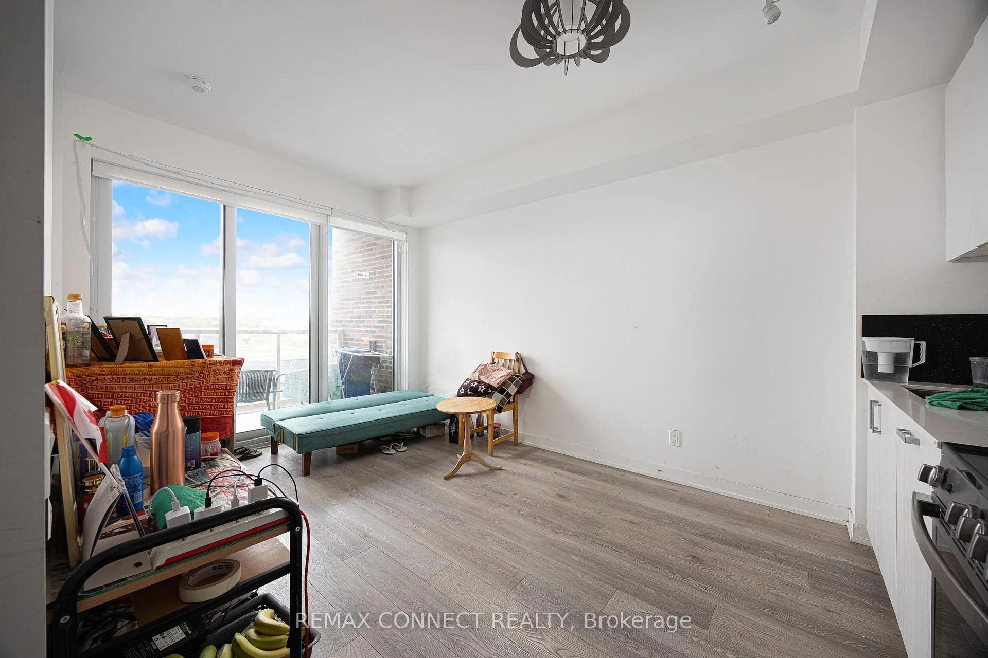 Photo 4 of Unit 818, 1787 St Clair Avenue W, Toronto, Weston-Pellam Park — HOMEH
