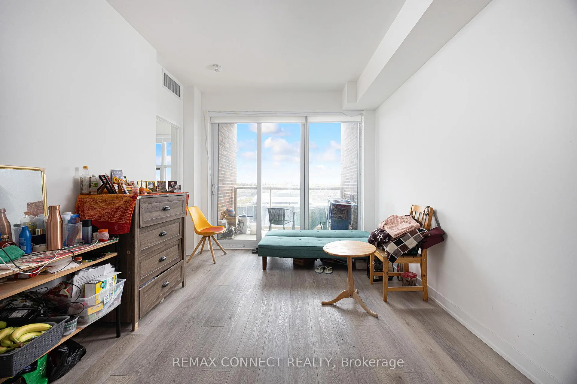 Photo 5 of Unit 818, 1787 St Clair Avenue W, Toronto, Weston-Pellam Park — HOMEH