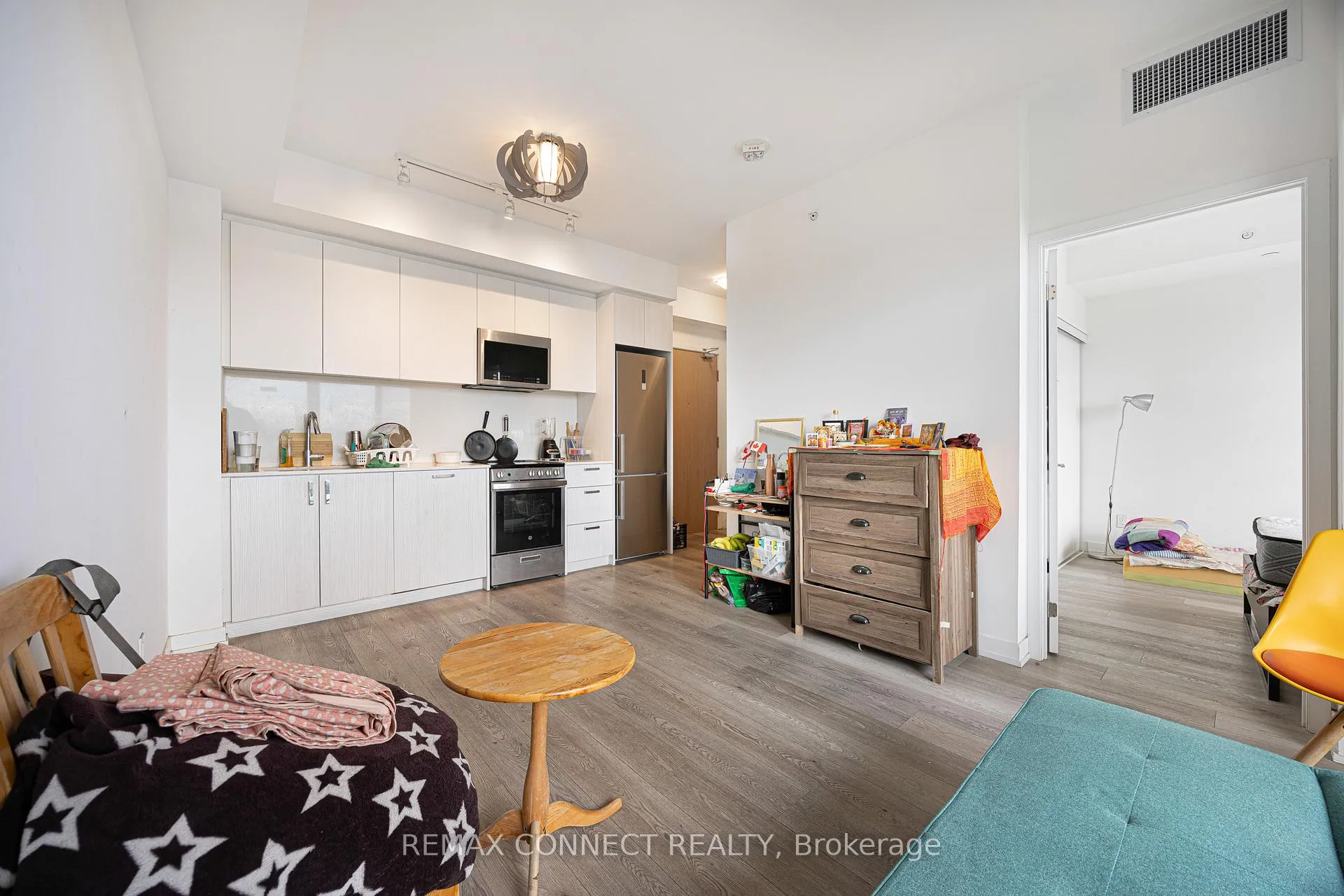 Photo 7 of Unit 818, 1787 St Clair Avenue W, Toronto, Weston-Pellam Park — HOMEH
