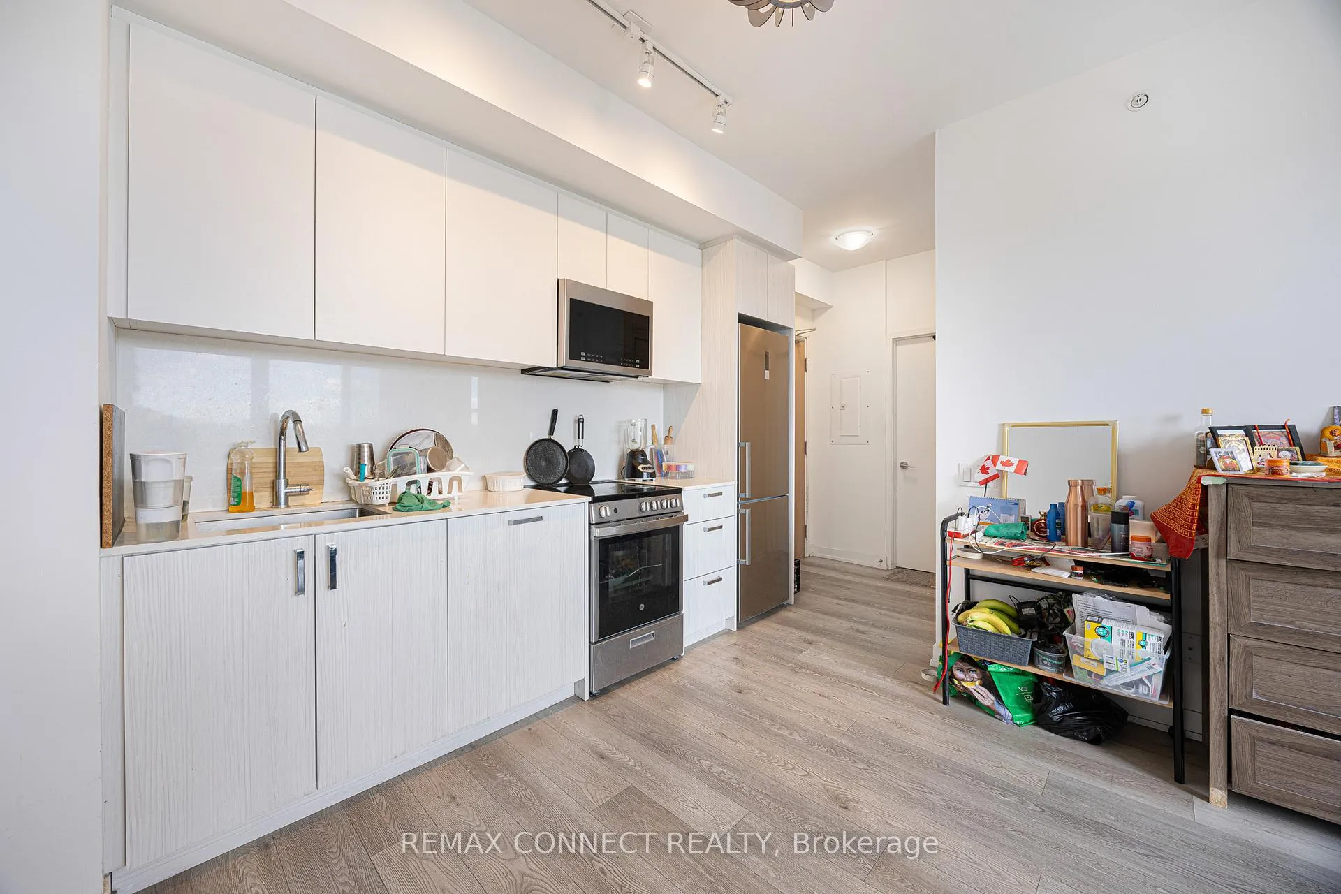Photo 9 of Unit 818, 1787 St Clair Avenue W, Toronto, Weston-Pellam Park — HOMEH