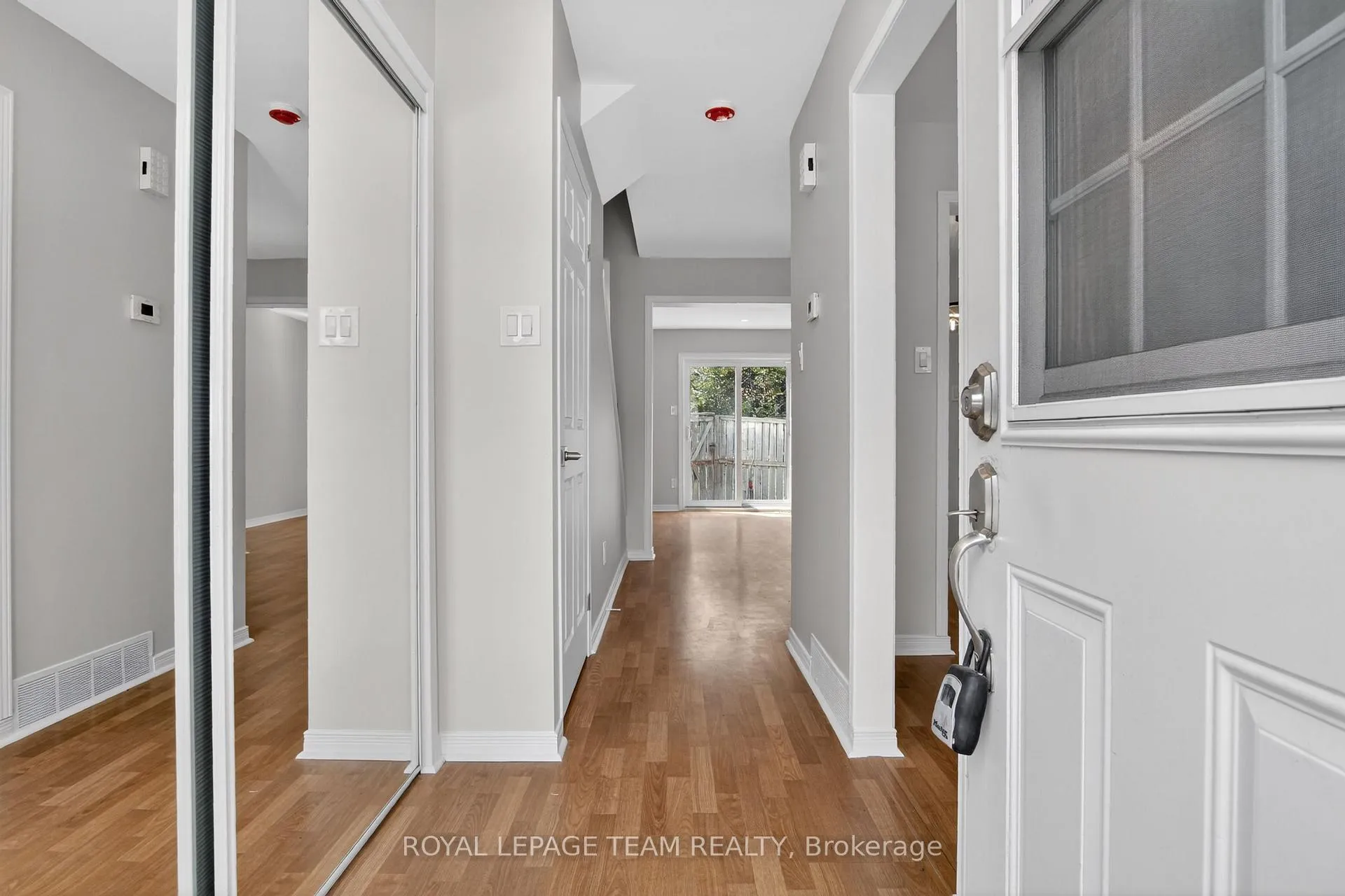 Photo 5 of Unit 1821, 1821 Winter Rose Lane, Ottawa, Orleans/Sunridge — HOMEH