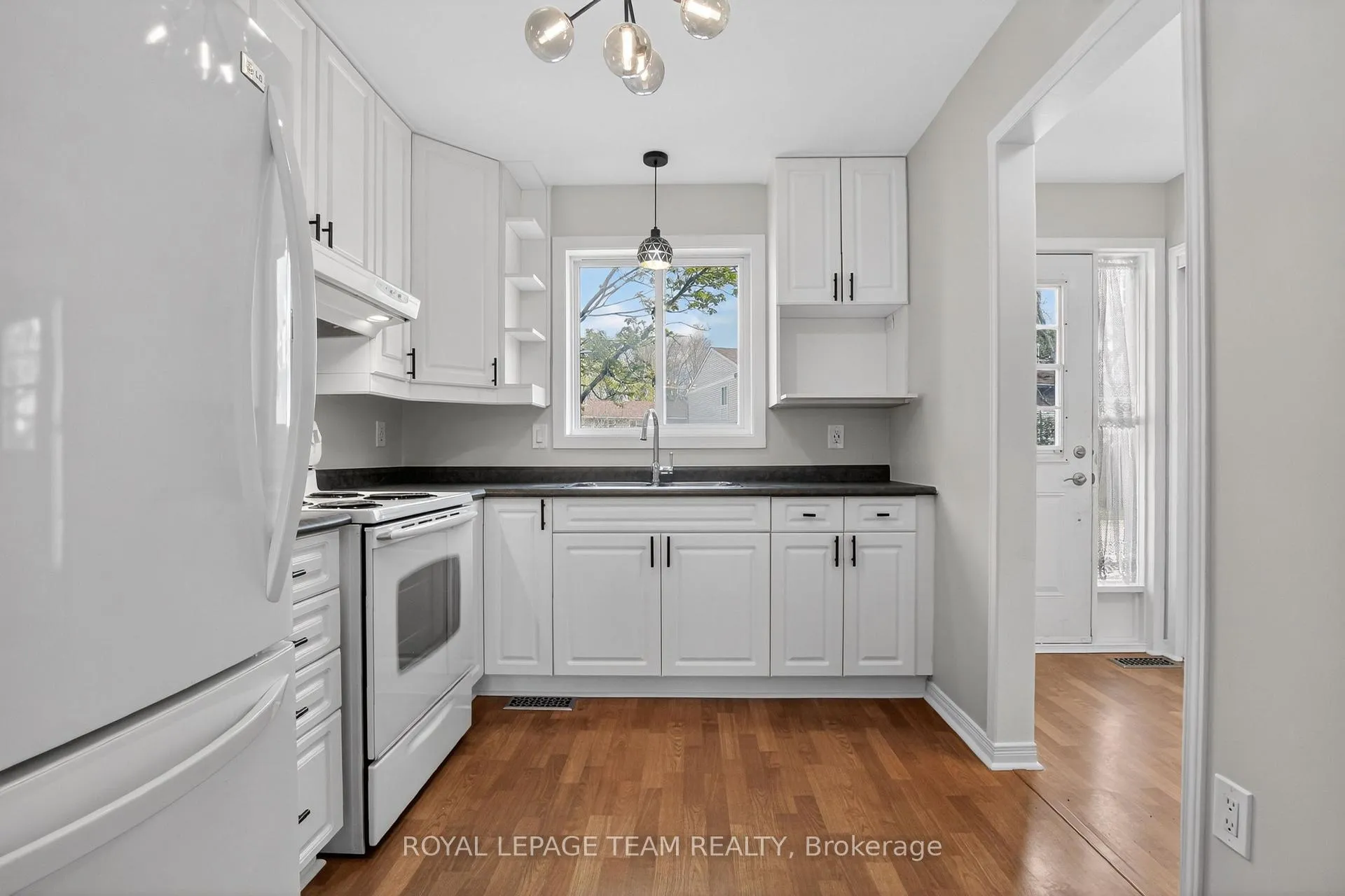 Photo 8 of Unit 1821, 1821 Winter Rose Lane, Ottawa, Orleans/Sunridge — HOMEH