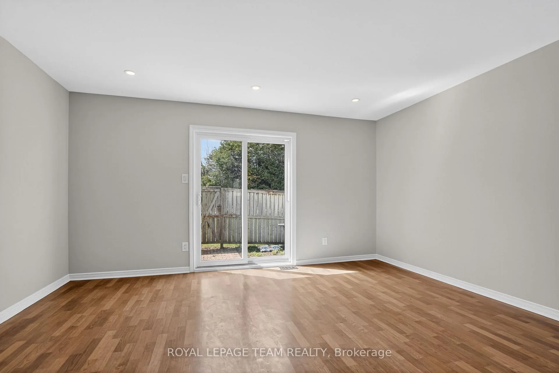Photo 15 of Unit 1821, 1821 Winter Rose Lane, Ottawa, Orleans/Sunridge — HOMEH
