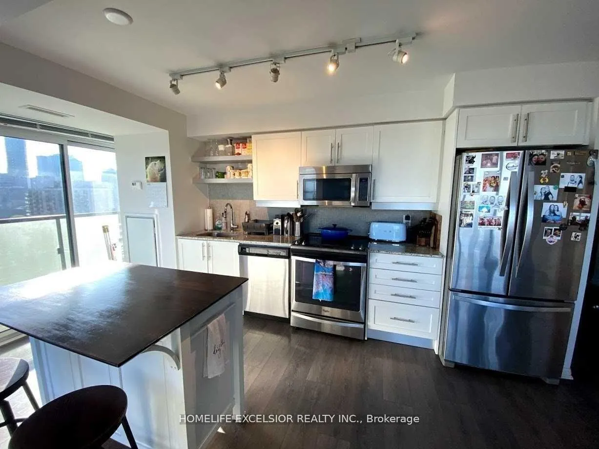 Photo 2 of Unit 2006, 400 Adelaide Street E, Toronto, Moss Park — HOMEH