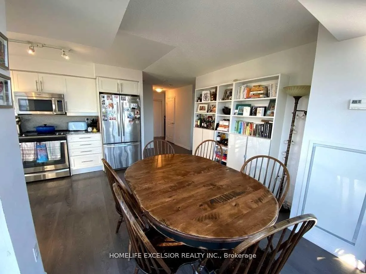Photo 3 of Unit 2006, 400 Adelaide Street E, Toronto, Moss Park — HOMEH