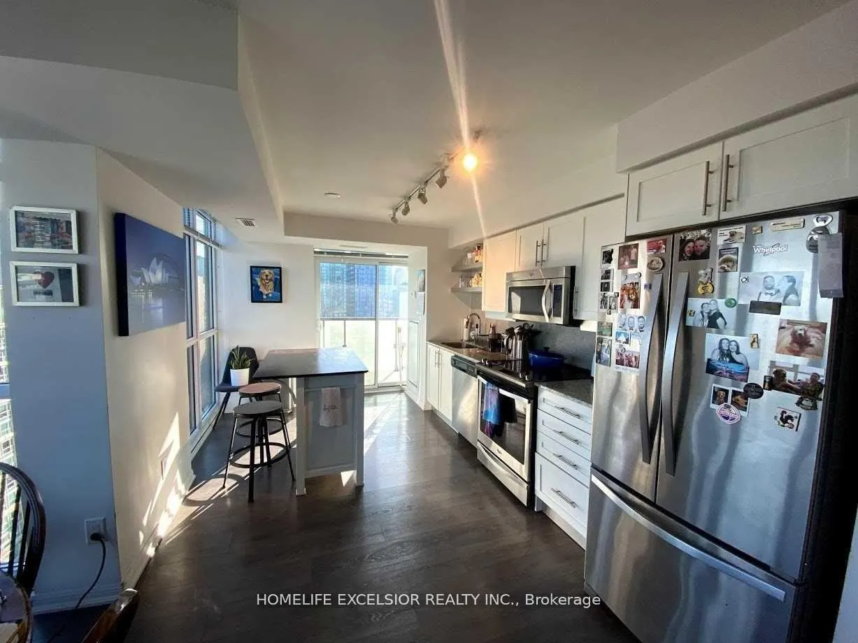 Photo 6 of Unit 2006, 400 Adelaide Street E, Toronto, Moss Park — HOMEH