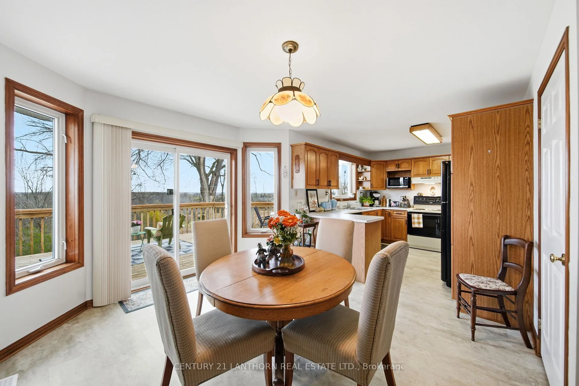 Photo 3 of 1337 Hamilton Road, Quinte West, Sidney Ward — HOMEH