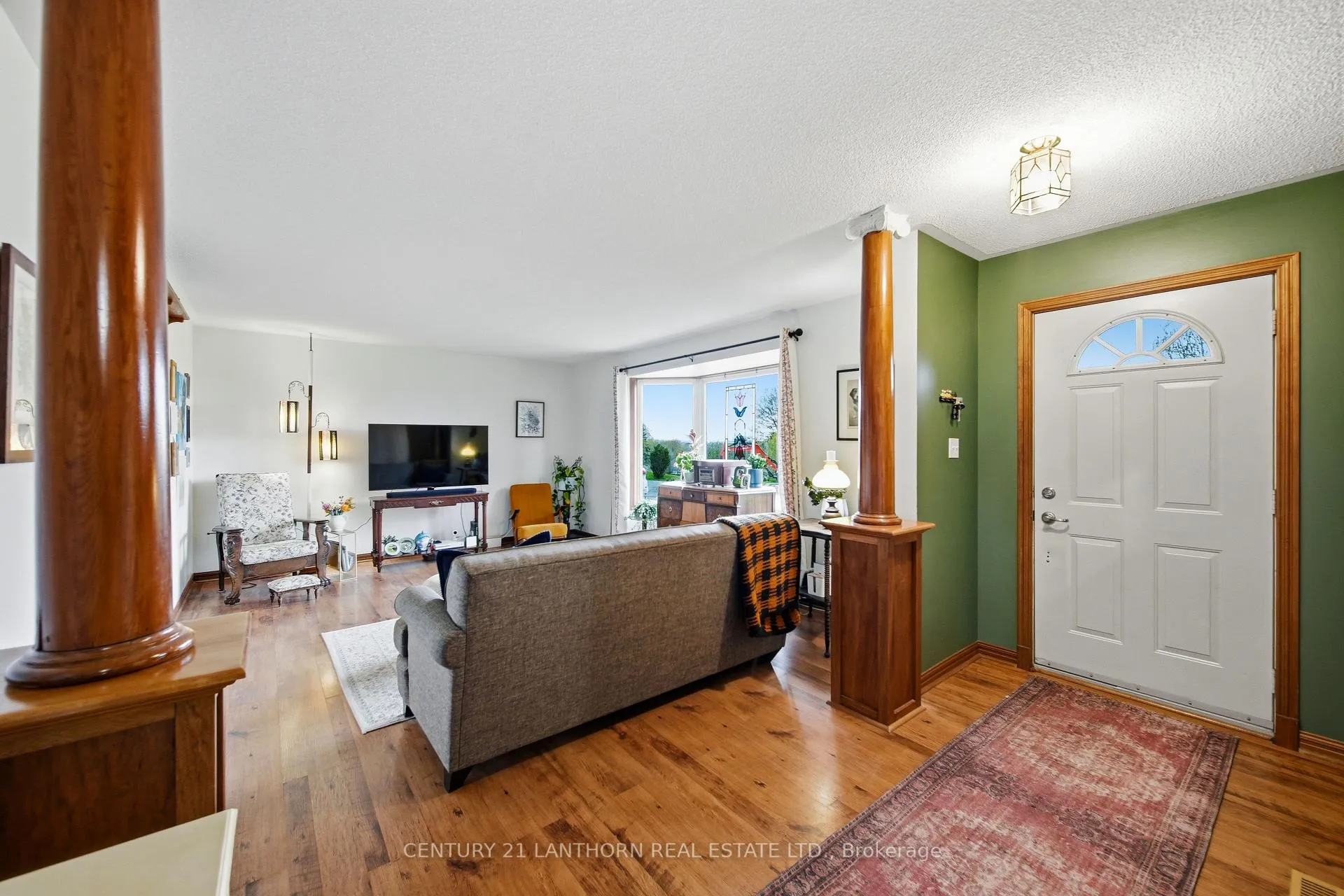 Photo 8 of 1337 Hamilton Road, Quinte West, Sidney Ward — HOMEH
