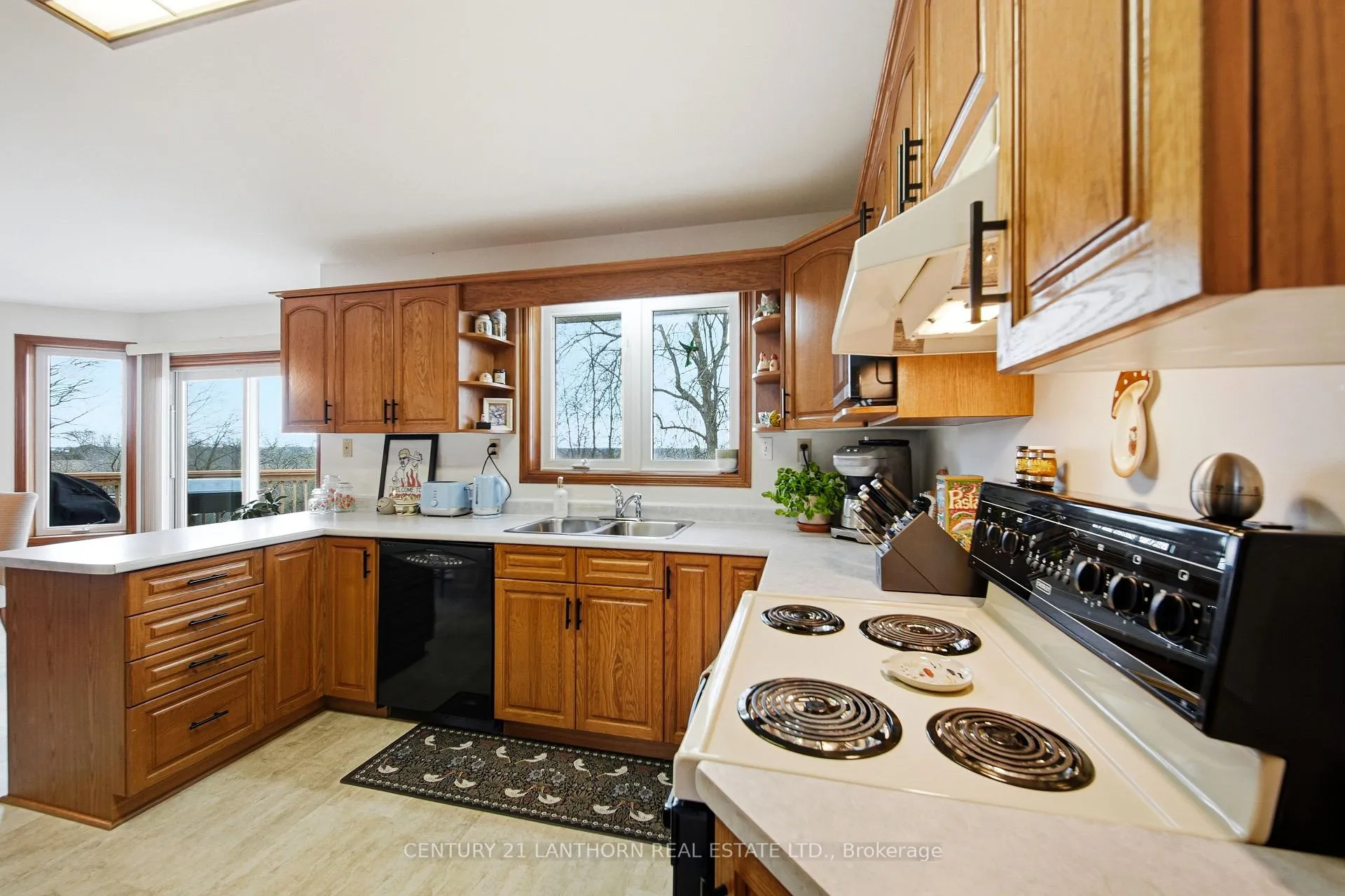 Photo 11 of 1337 Hamilton Road, Quinte West, Sidney Ward — HOMEH