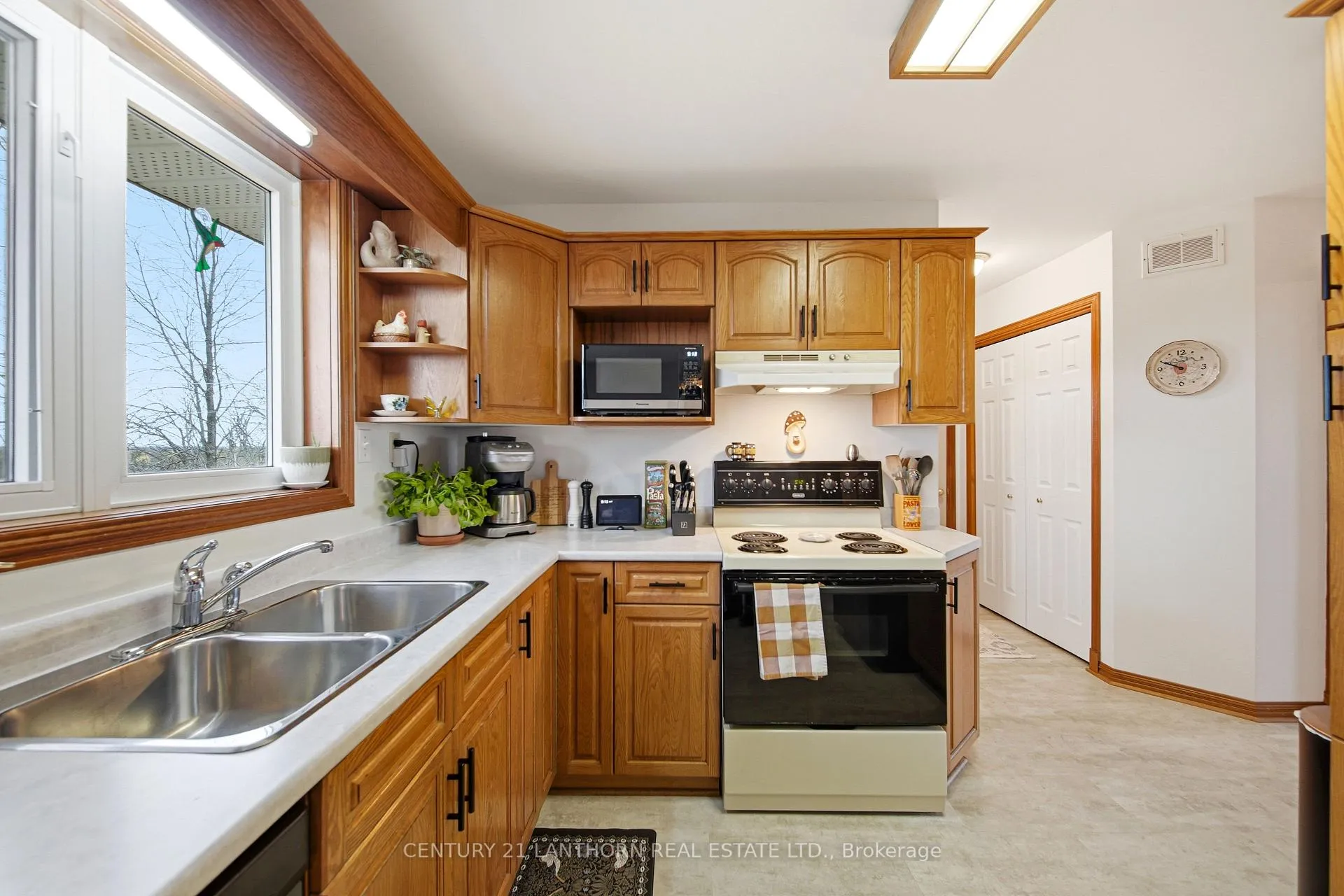 Photo 13 of 1337 Hamilton Road, Quinte West, Sidney Ward — HOMEH