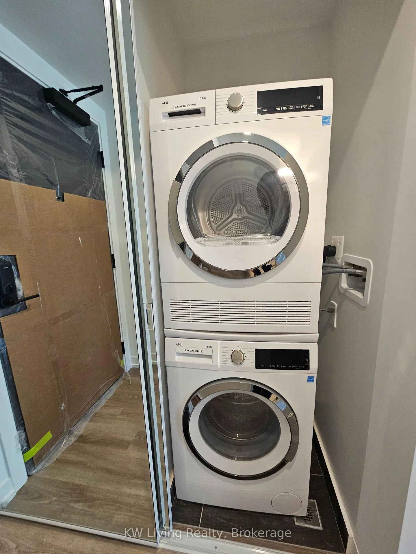 Photo 3 of Unit 1109, 771 Yonge Street, Toronto, Rosedale-Moore Park — HOMEH
