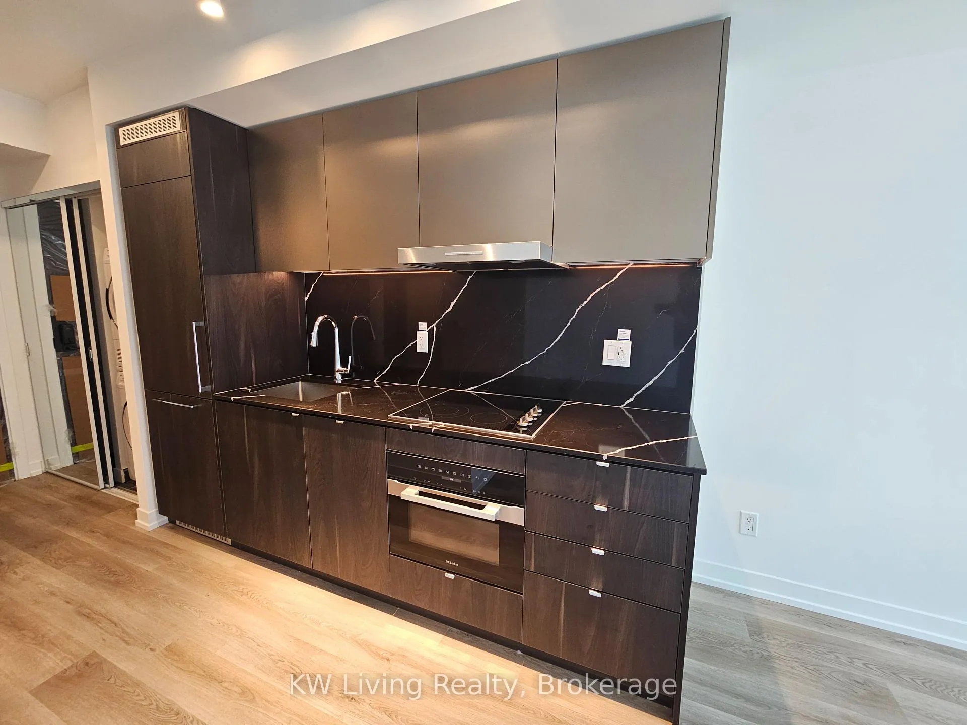 Photo 4 of Unit 1109, 771 Yonge Street, Toronto, Rosedale-Moore Park — HOMEH