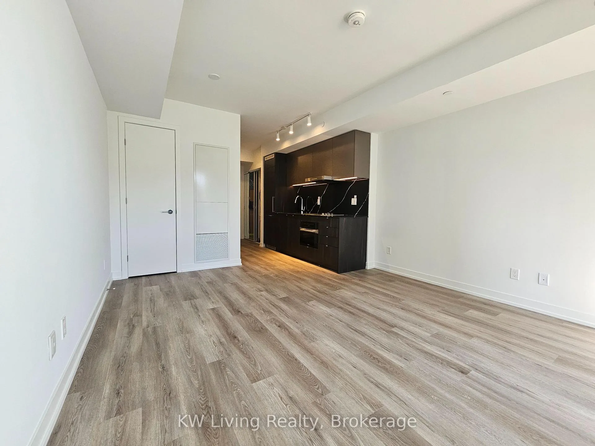 Photo 6 of Unit 1109, 771 Yonge Street, Toronto, Rosedale-Moore Park — HOMEH