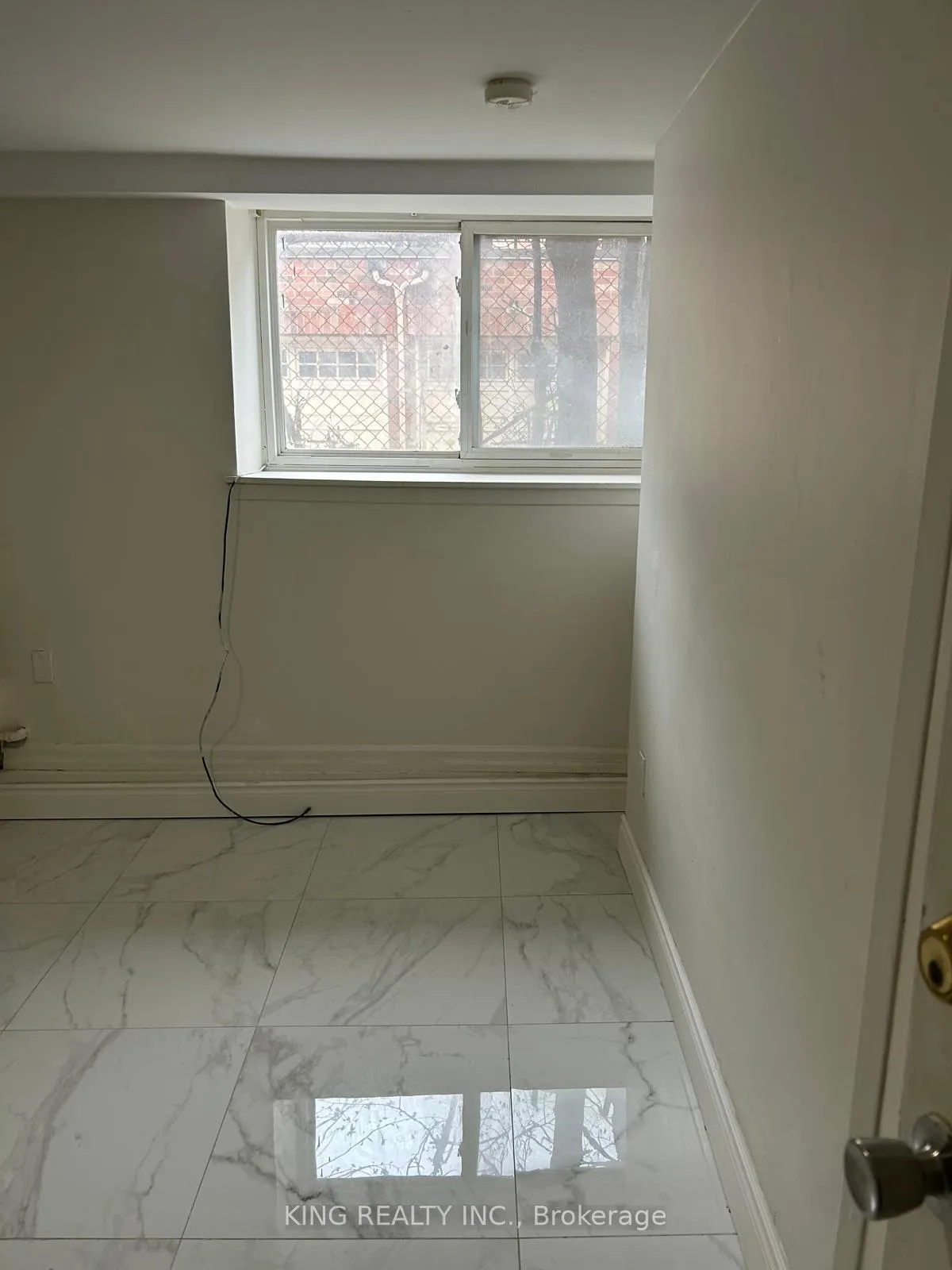 Photo 3 of Unit 2, 2 Elm grove Drive, Toronto, South Parkdale — HOMEH