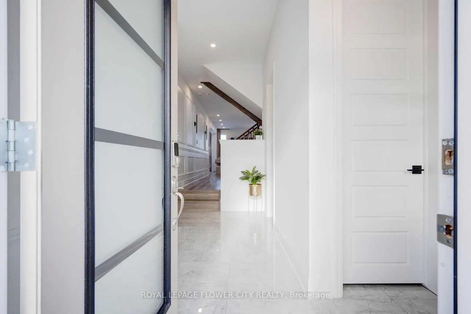 Photo 2 of 1195 Stirling Todd Terrace, Milton, Bowes — HOMEH