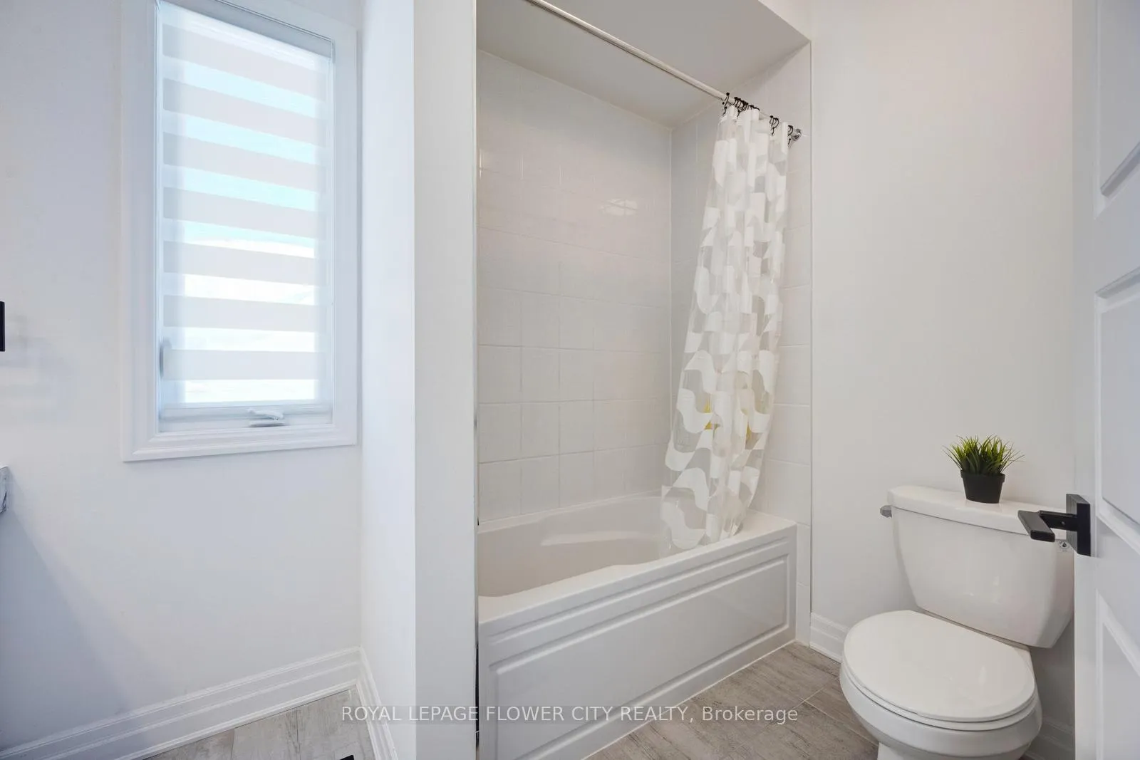 Photo 38 of 1195 Stirling Todd Terrace, Milton, Bowes — HOMEH