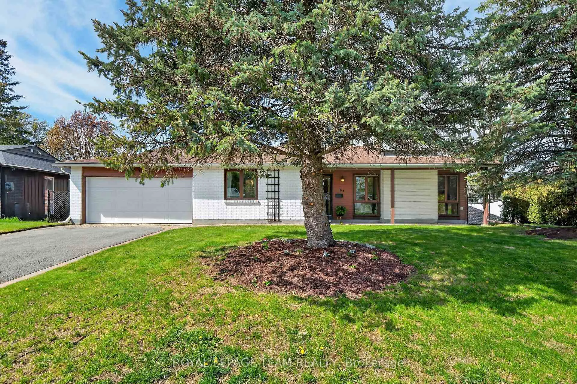 Front of 21 Lindhurst Crescent