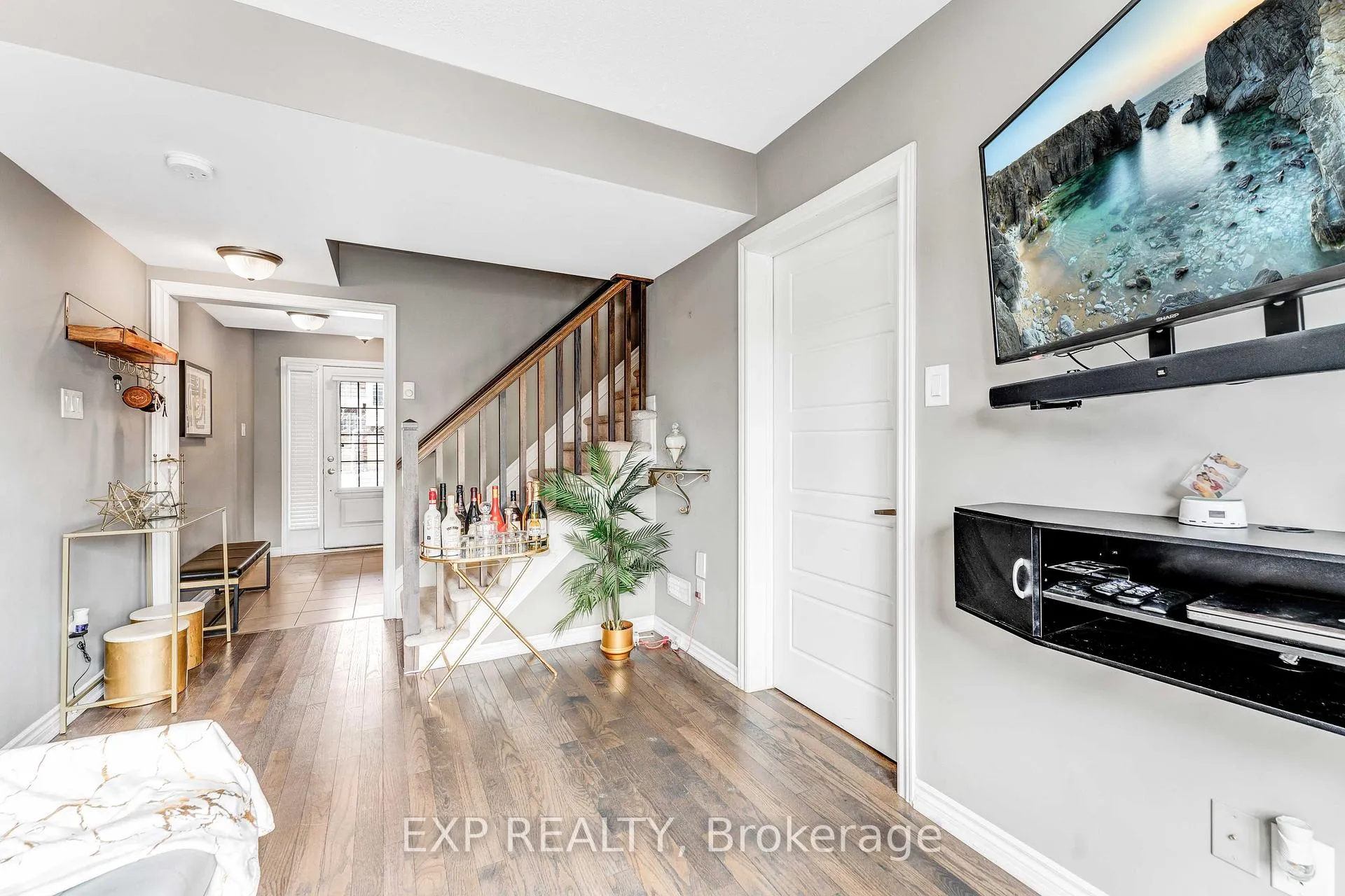 Photo 4 of 489 Coldwater Crescent, Ottawa, Kanata - Emerald Meadows/Trailwest — HOMEH