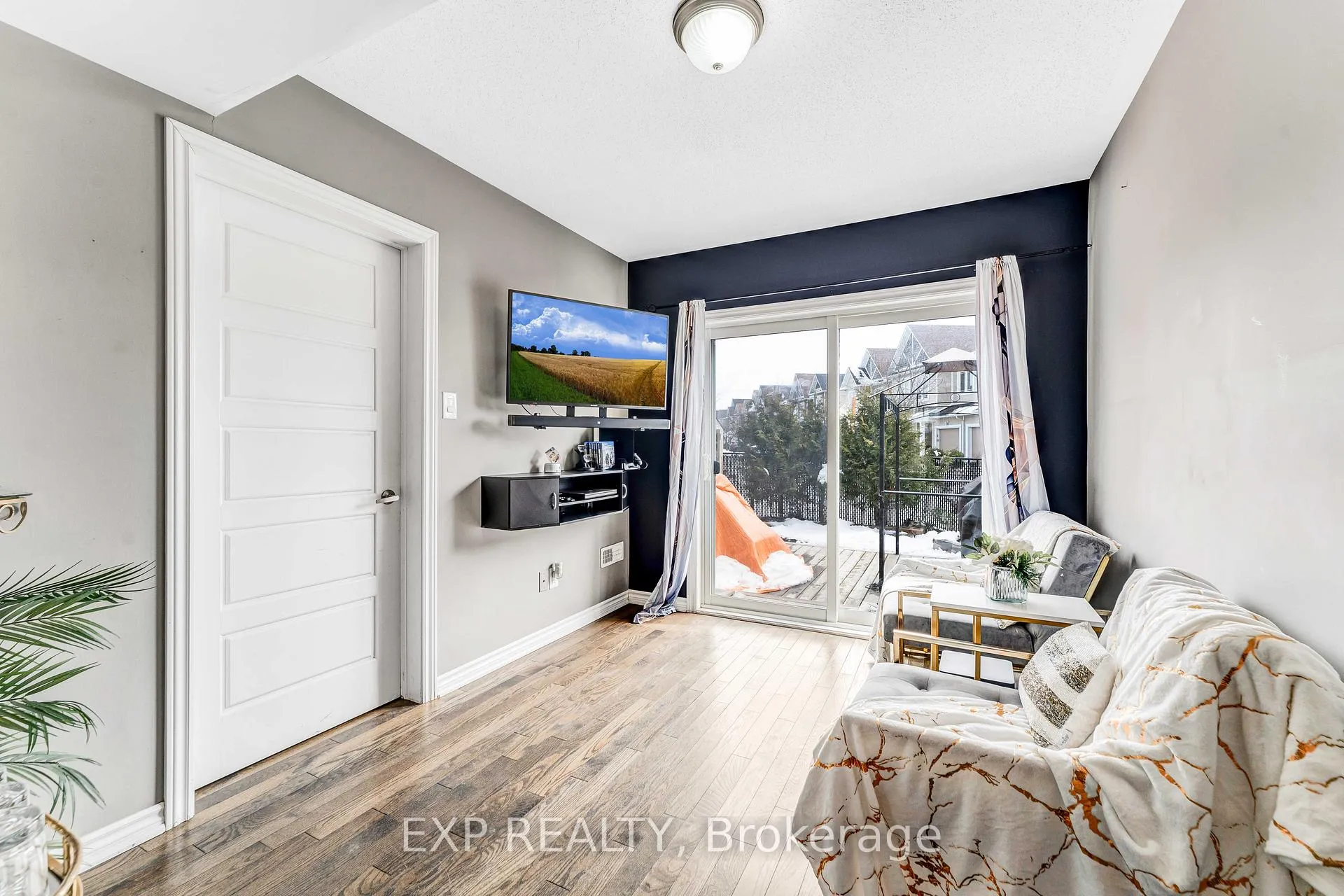 Photo 5 of 489 Coldwater Crescent, Ottawa, Kanata - Emerald Meadows/Trailwest — HOMEH