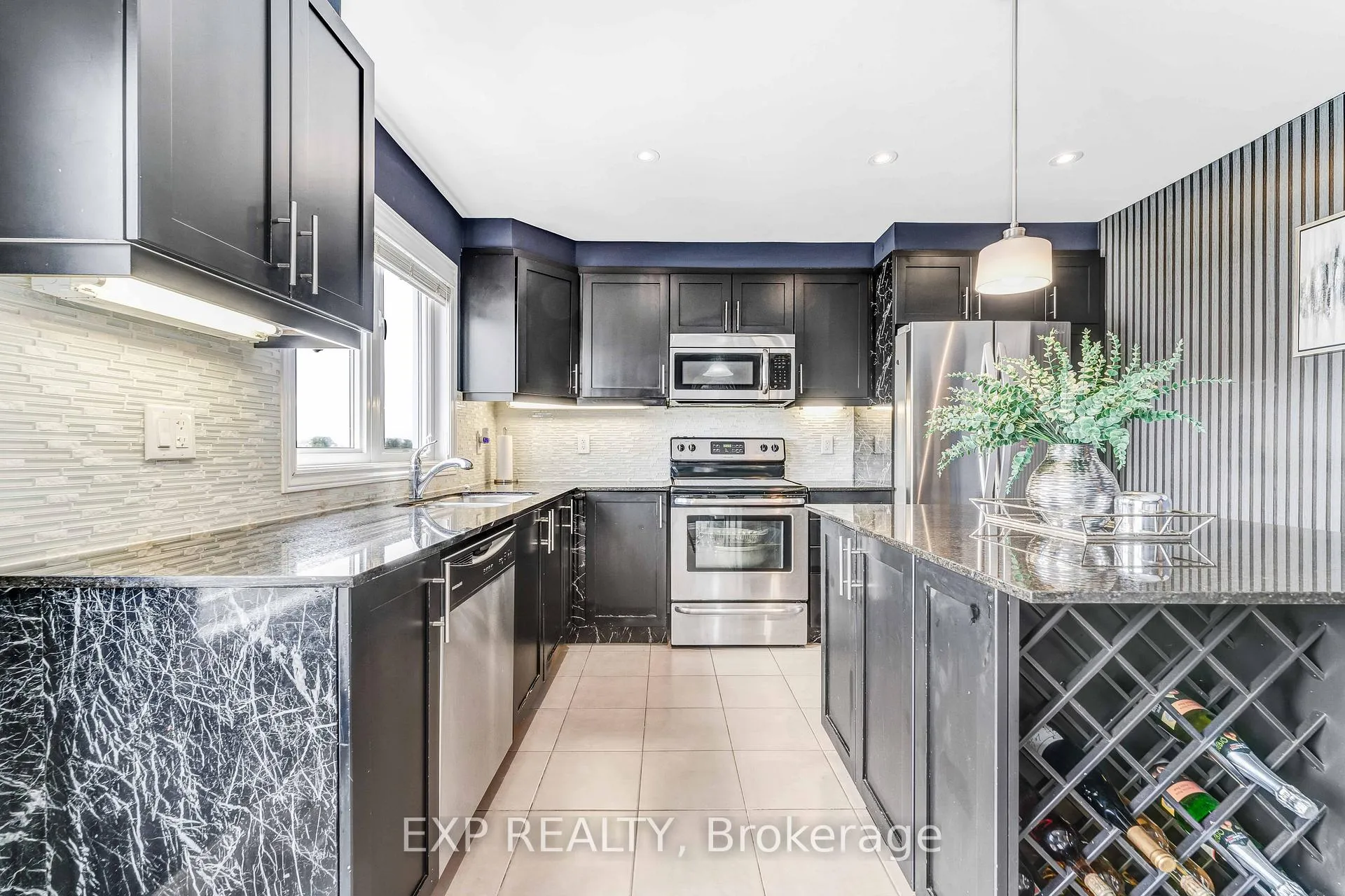 Photo 8 of 489 Coldwater Crescent, Ottawa, Kanata - Emerald Meadows/Trailwest — HOMEH
