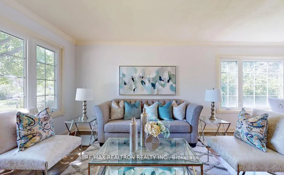 Photo 5 of 38 Chant Crescent, Markham, Unionville — HOMEH